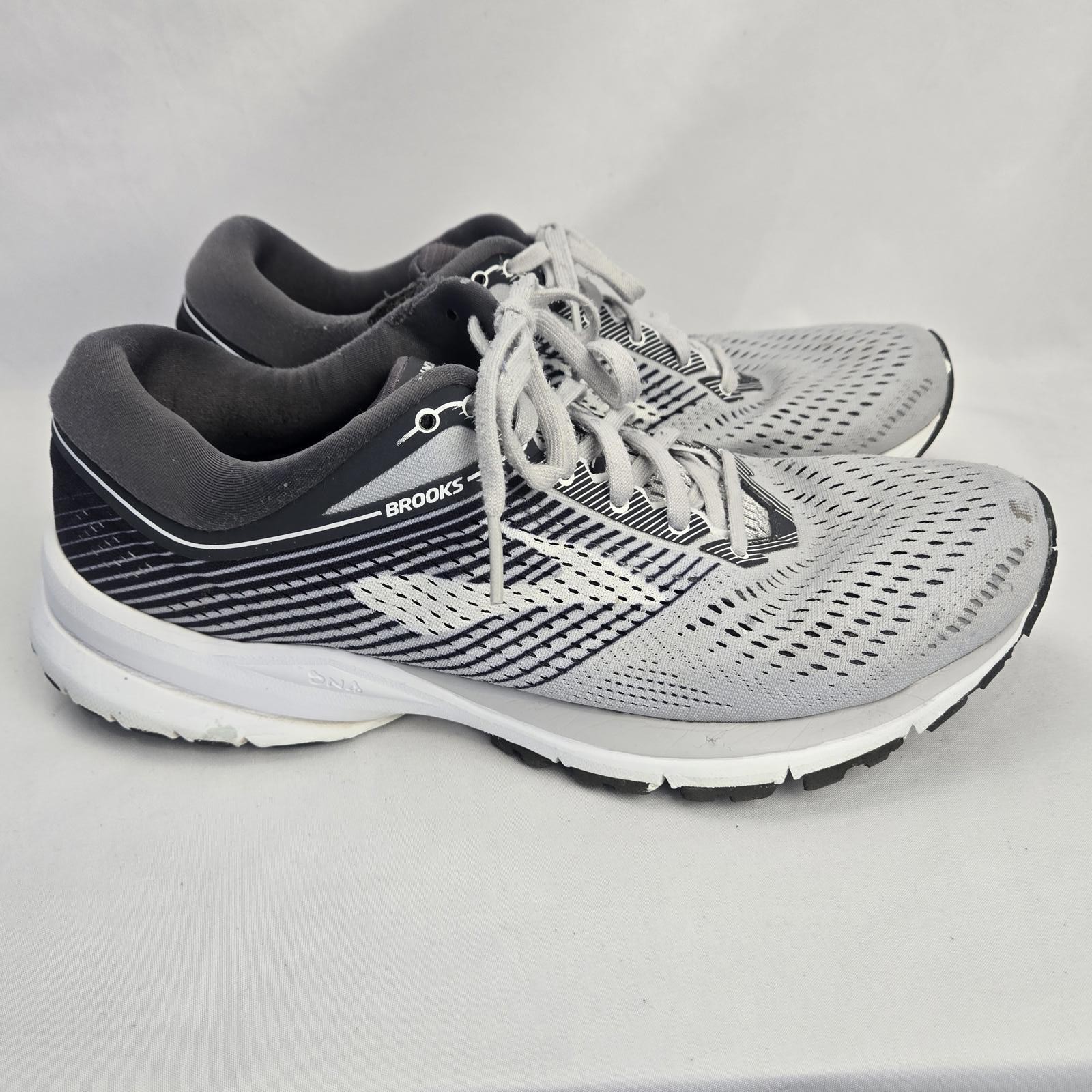 Brooks Launch 5 Running Shoes Gray/Black Womens 9.5 B Mens 7.5 D