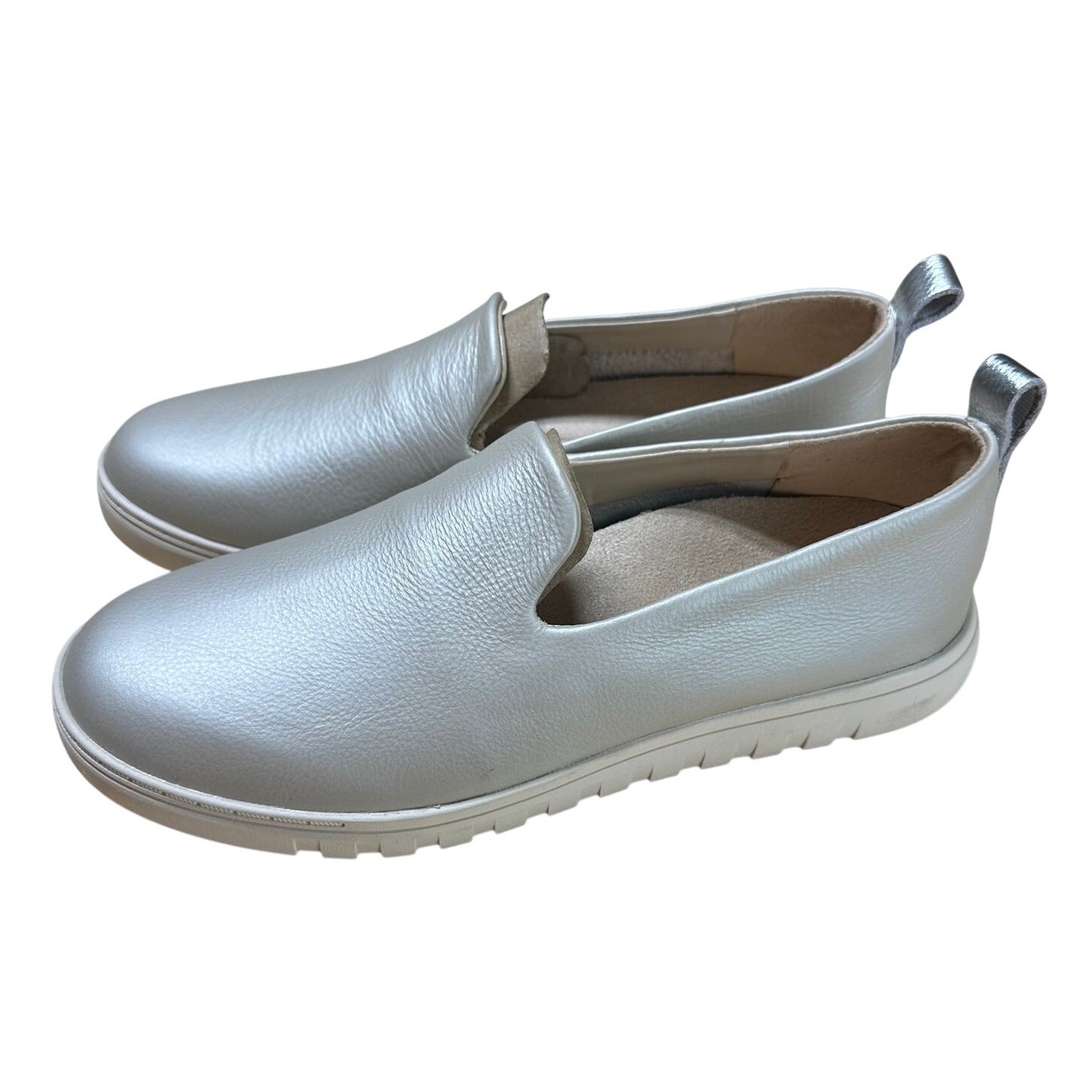 Vionic Uptown Willa Women’s Orthotic Slip-On Loafer Silver Sz 7 New Without Box