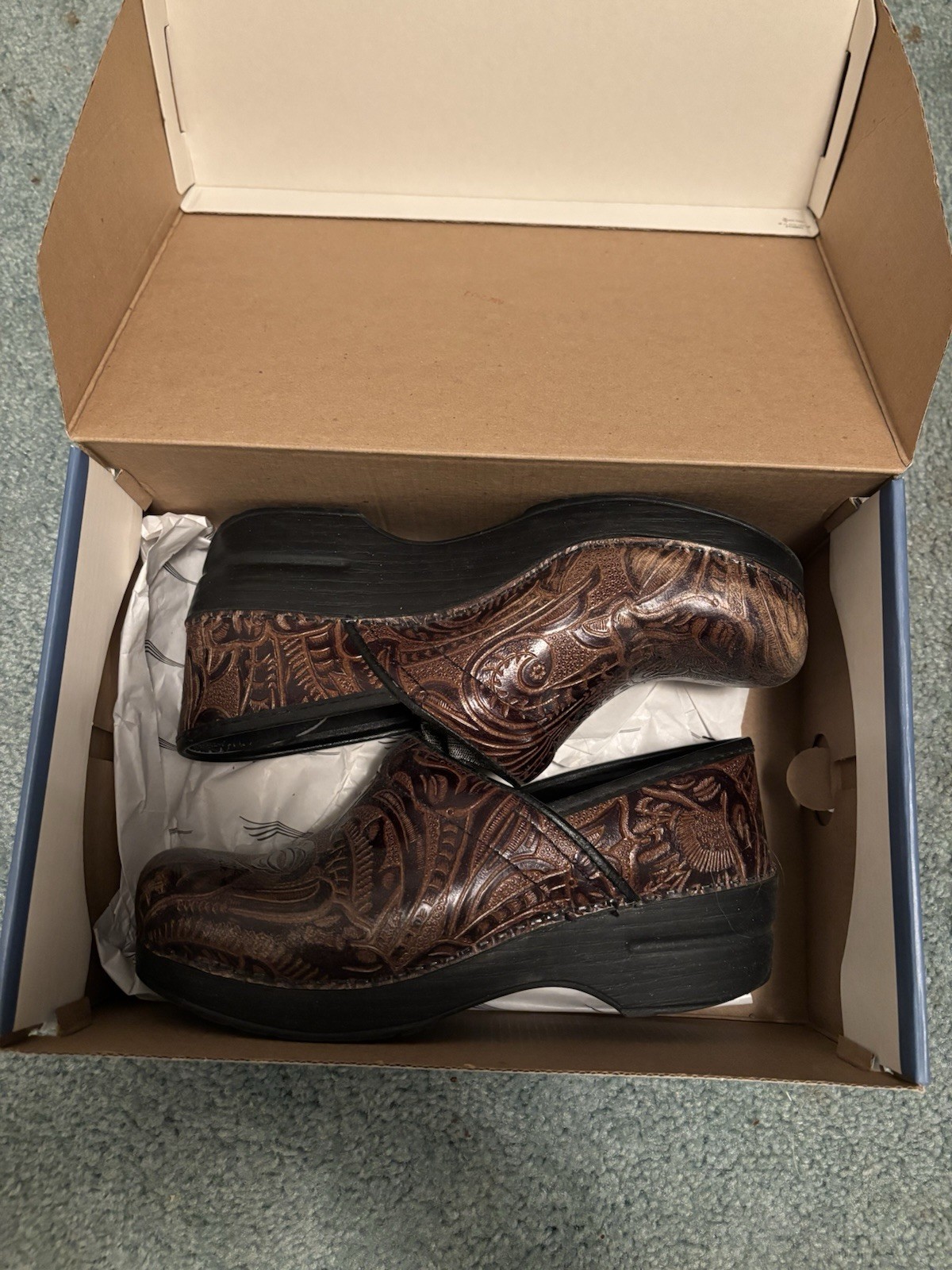 Dansko Brown Tooled Leather Clogs Womens 37 US 7 Comfort Workwear Nursing Shoe