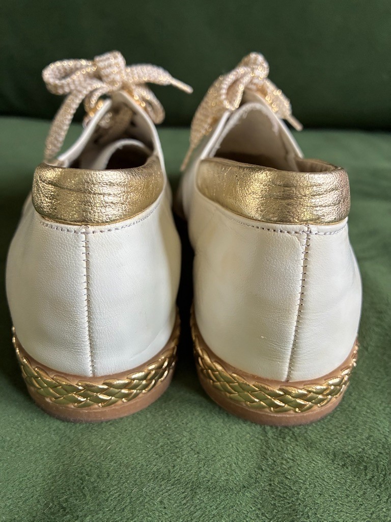 Vintage BALLY JALLUT White LEATHER Gold TRIM Flats Sneakers Size 5 Made in Italy