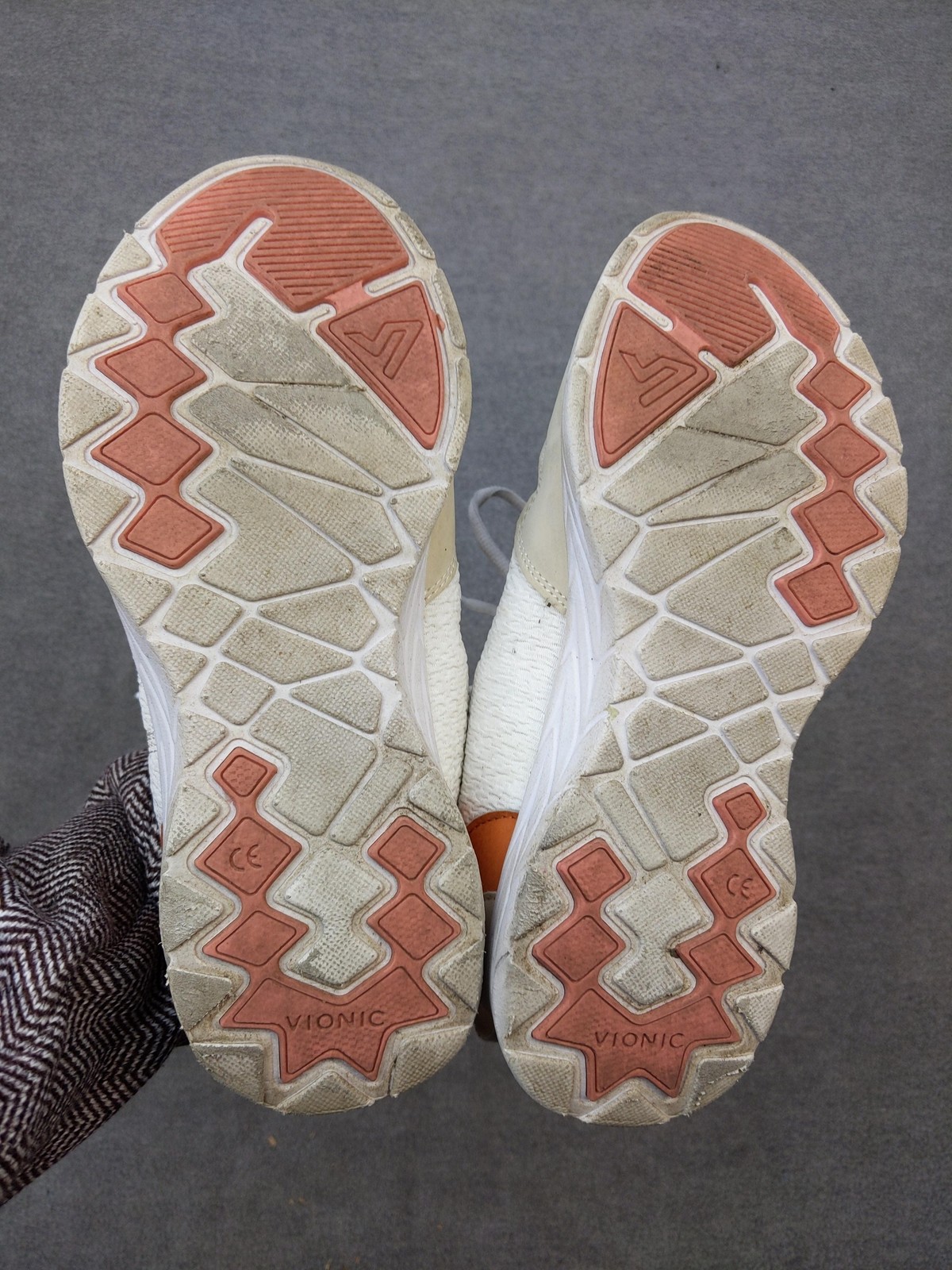 Vionic Shoes Womens Size 7 Wide White Beige Orange Jetta Zip Lace Comfort Arch