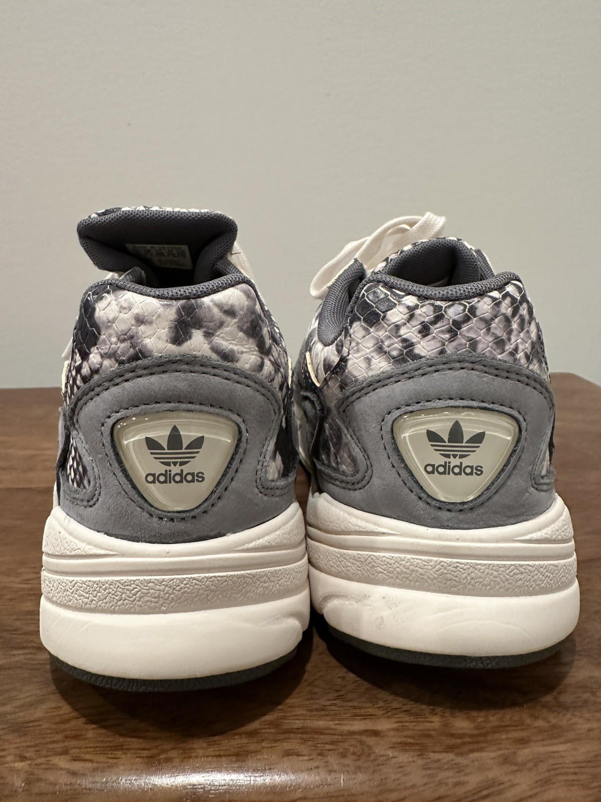 Adidas Womens Falcon W EH0192 Gray Graphic Print Lace Up Shoes Size 8