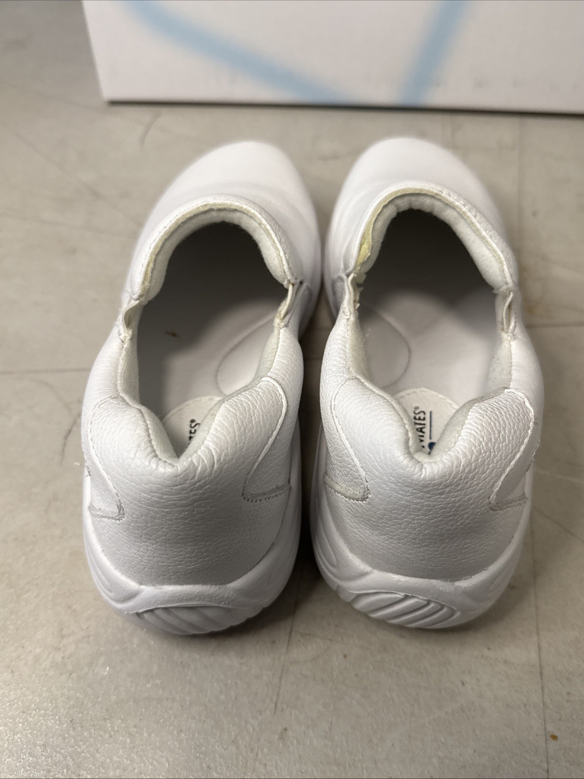 Nurse Mates Womens Dove Oxford, White Size 5.5M