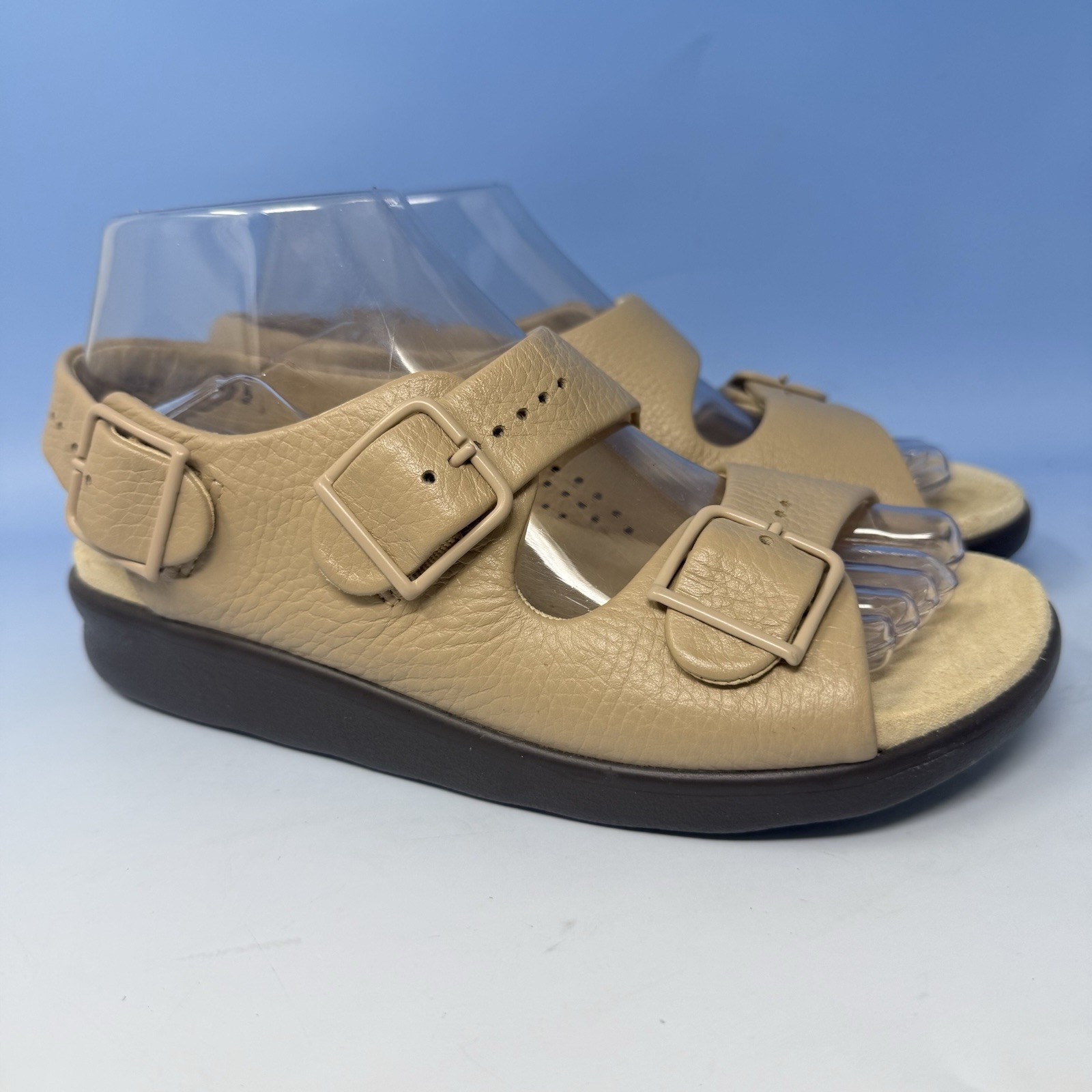 SAS Relaxed Walking Sandals Women Sz 6.5 W Beige Leather Comfort Shoe Adjustable