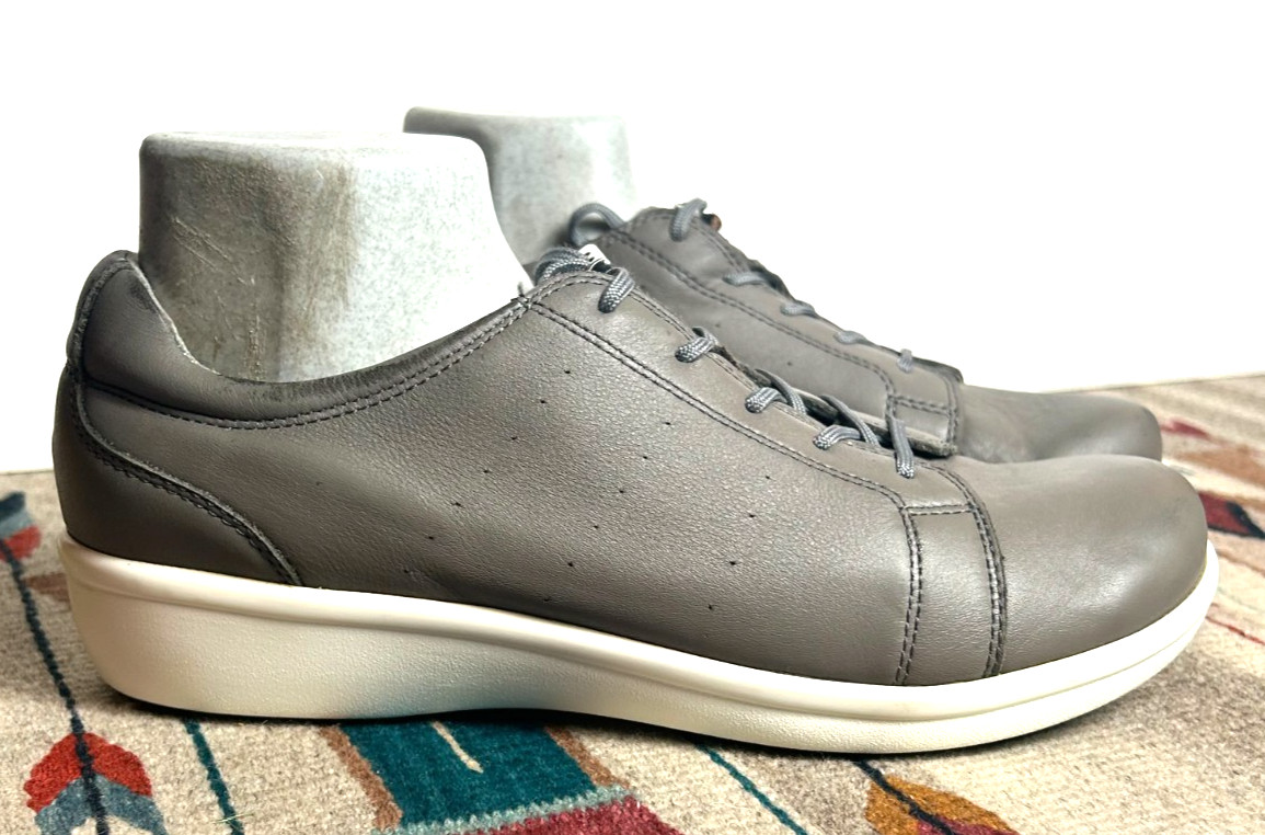 Women’s TRAQ “CILQ” By Alegria Slate Grey Leather Walking Shoe Sz. 41/10.5