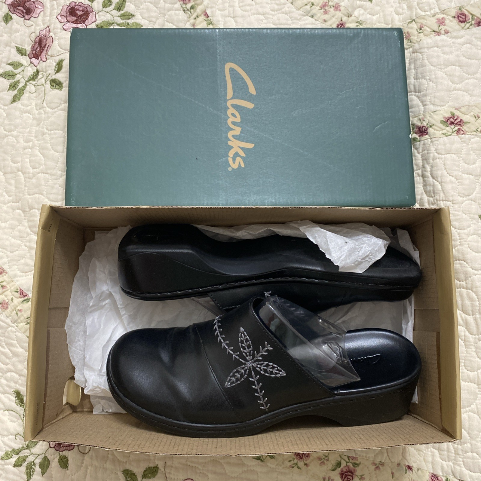 Clarks Women’s Blackberry Leather Slip-On Shoes, Size 8M