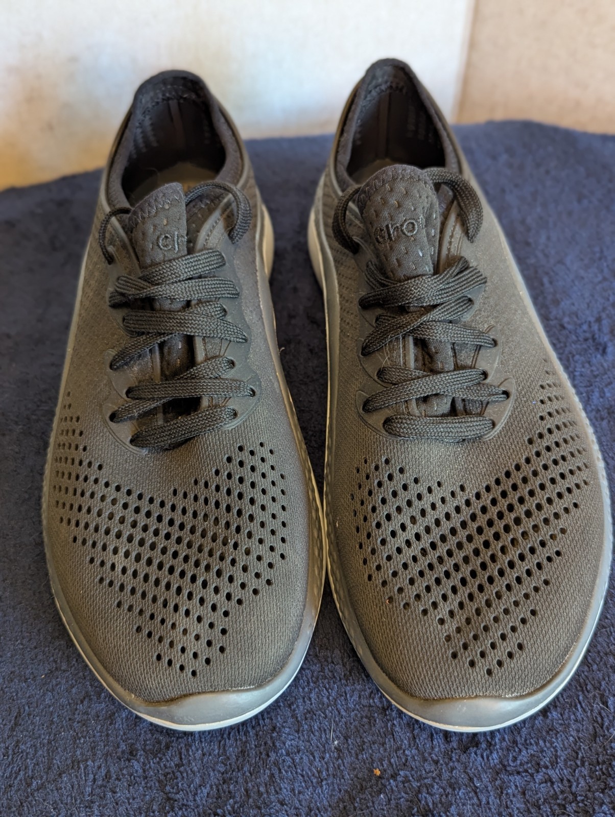 Crocs LiteRide M8 Black/Grey Lace Up, great condition