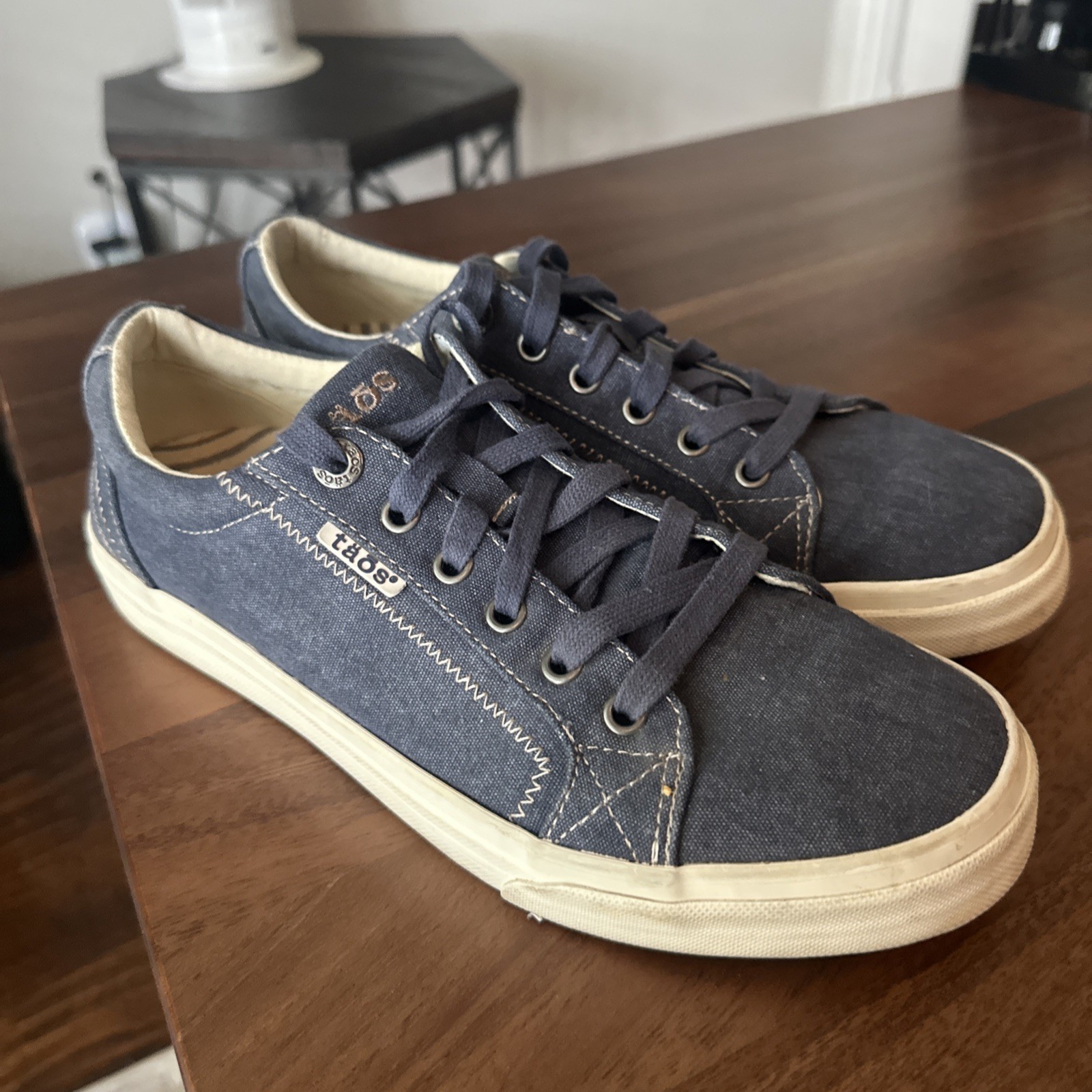 Women’s TAOS Star Sneakers Casual Shoe – Size 9.5 – Blue Washed Denim