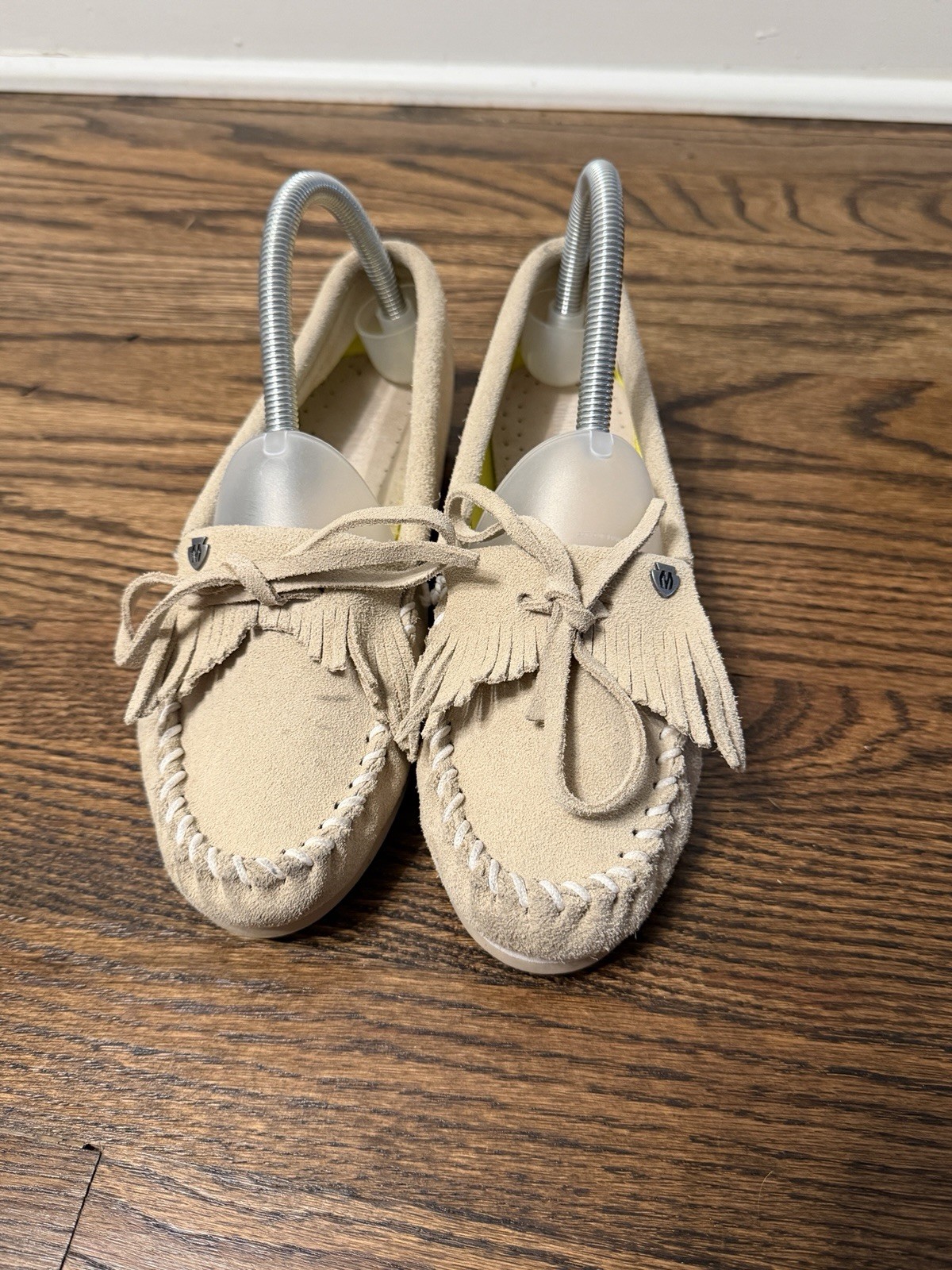 Minnetonka 4308 Kilty Plus Moc Beige Moccasin Shoes Women’s 7.5
