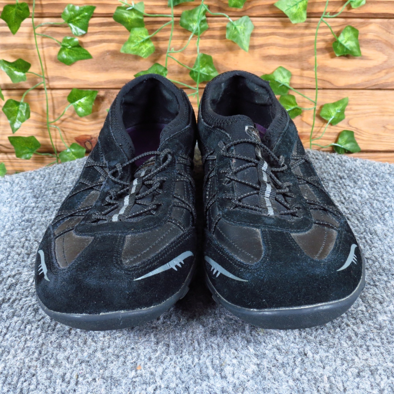 Skechers Breathe Easy Women Slip On Sneaker 8.5 Walking Shoe Black Suede Textile