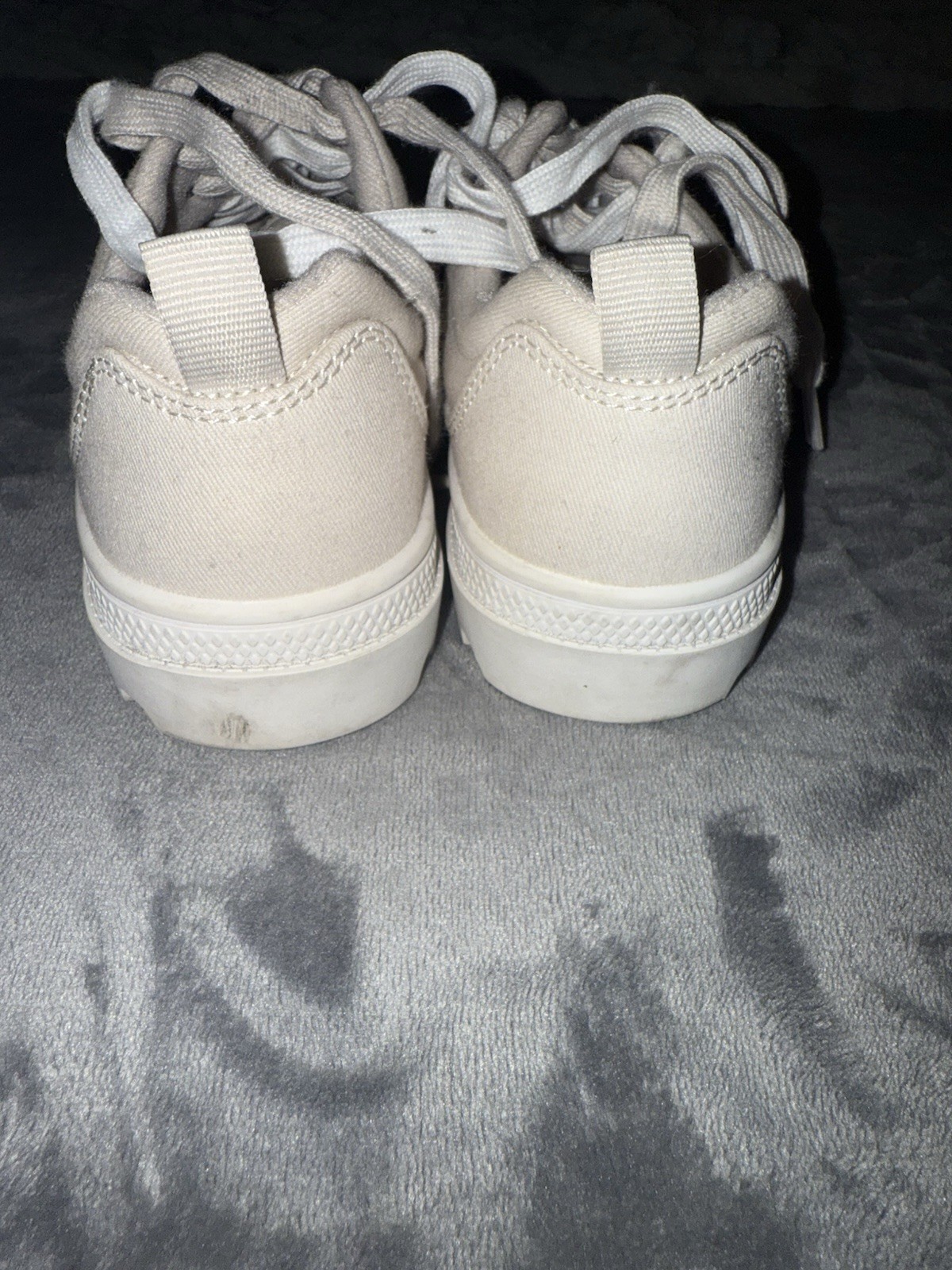 Skechers