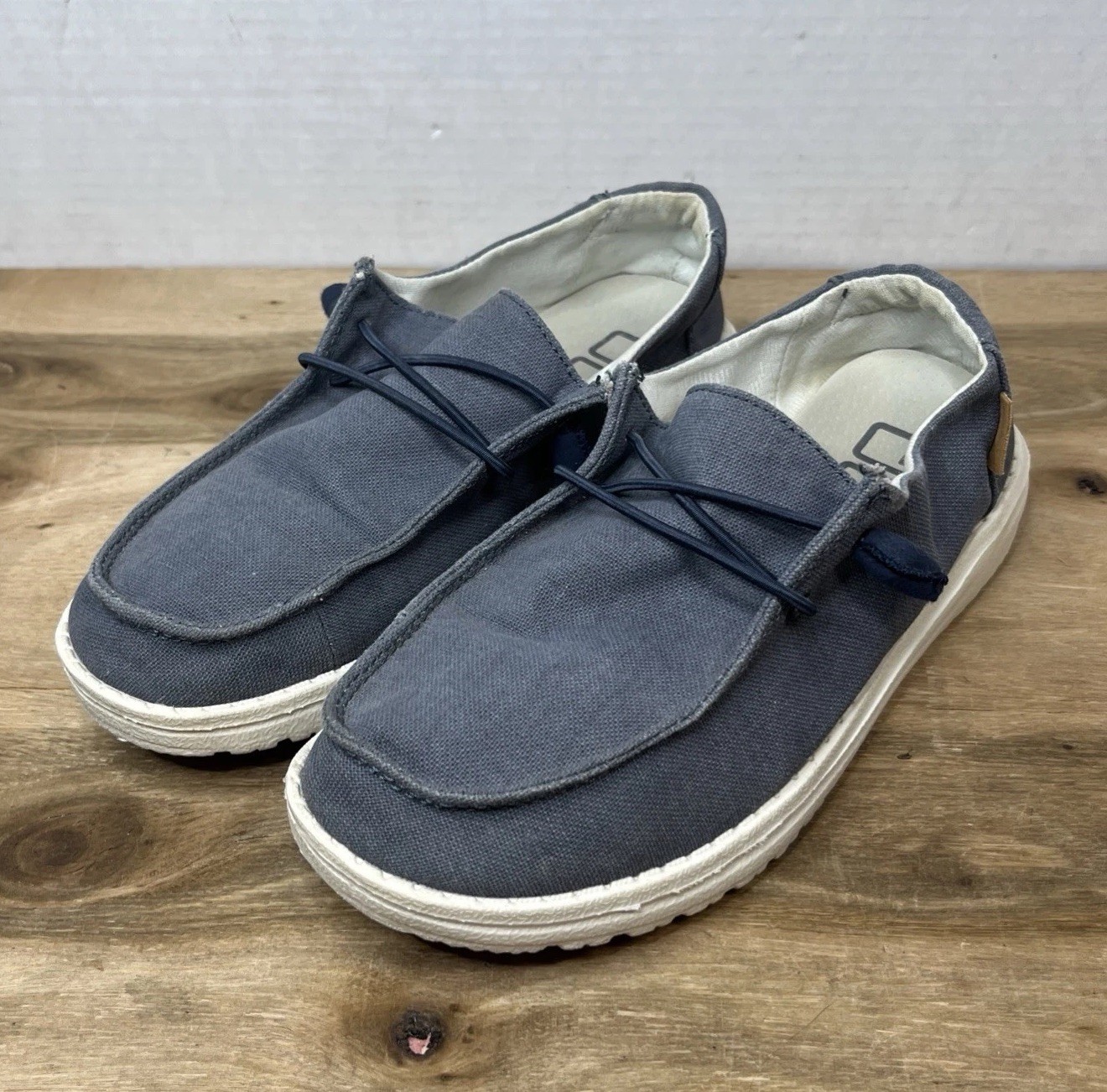 Hey Dude Women’s Wendy Chambray Navy White Canvas Slip On Shoes Sz 6