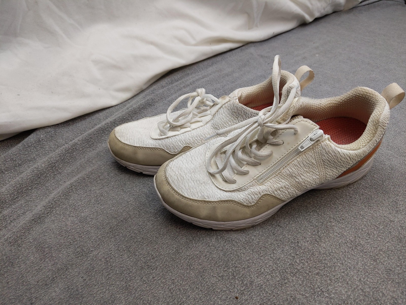 Vionic Shoes Womens Size 7 Wide White Beige Orange Jetta Zip Lace Comfort Arch