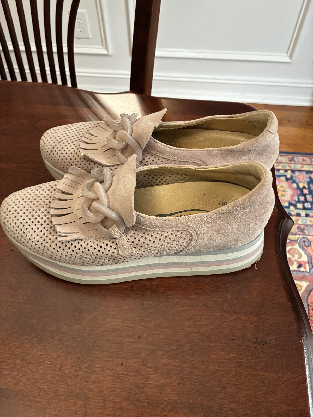 Women’s Softwaves Caddie 38.5 US 8 Beige Suede Arch Support Platform Sneakers