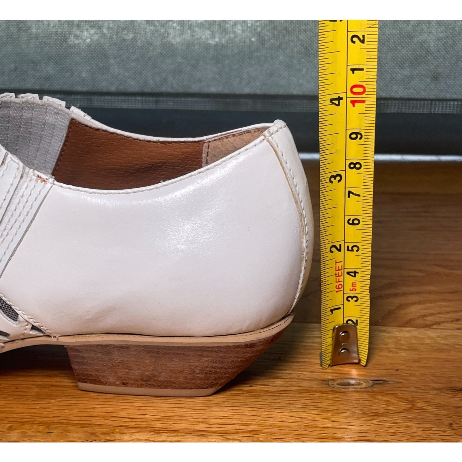 Nine West White Leather Cutout Pointed Toe Loafers Low Block Heel 8.5 M Brazil