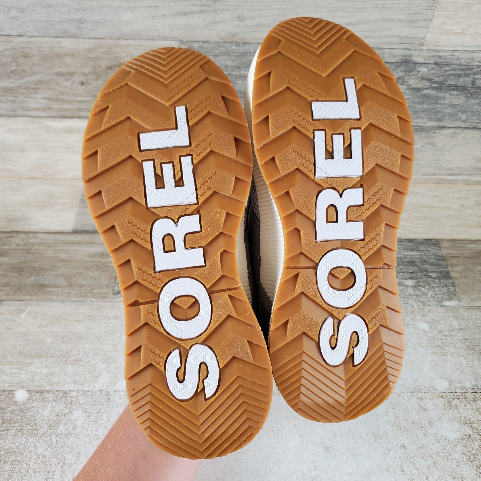 Sorel Out N About III Womens Shoes Sz 5.5 Moonstone Dove Mesh Waterproof Sneaker