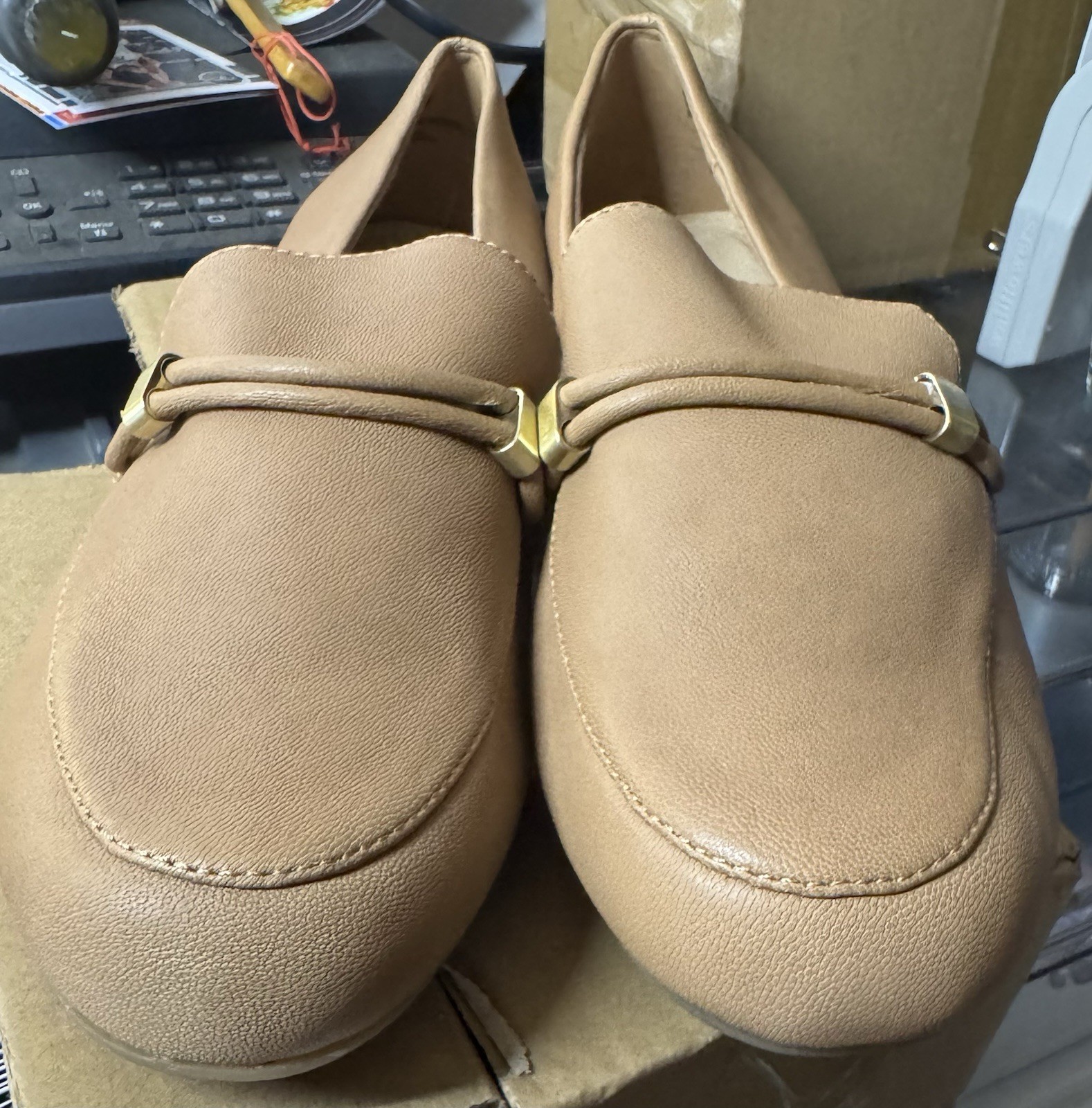 Bella Vita Jerrica Comfort Loafers Saddle Leather Tan Slip On Womens Size 7 NWOT