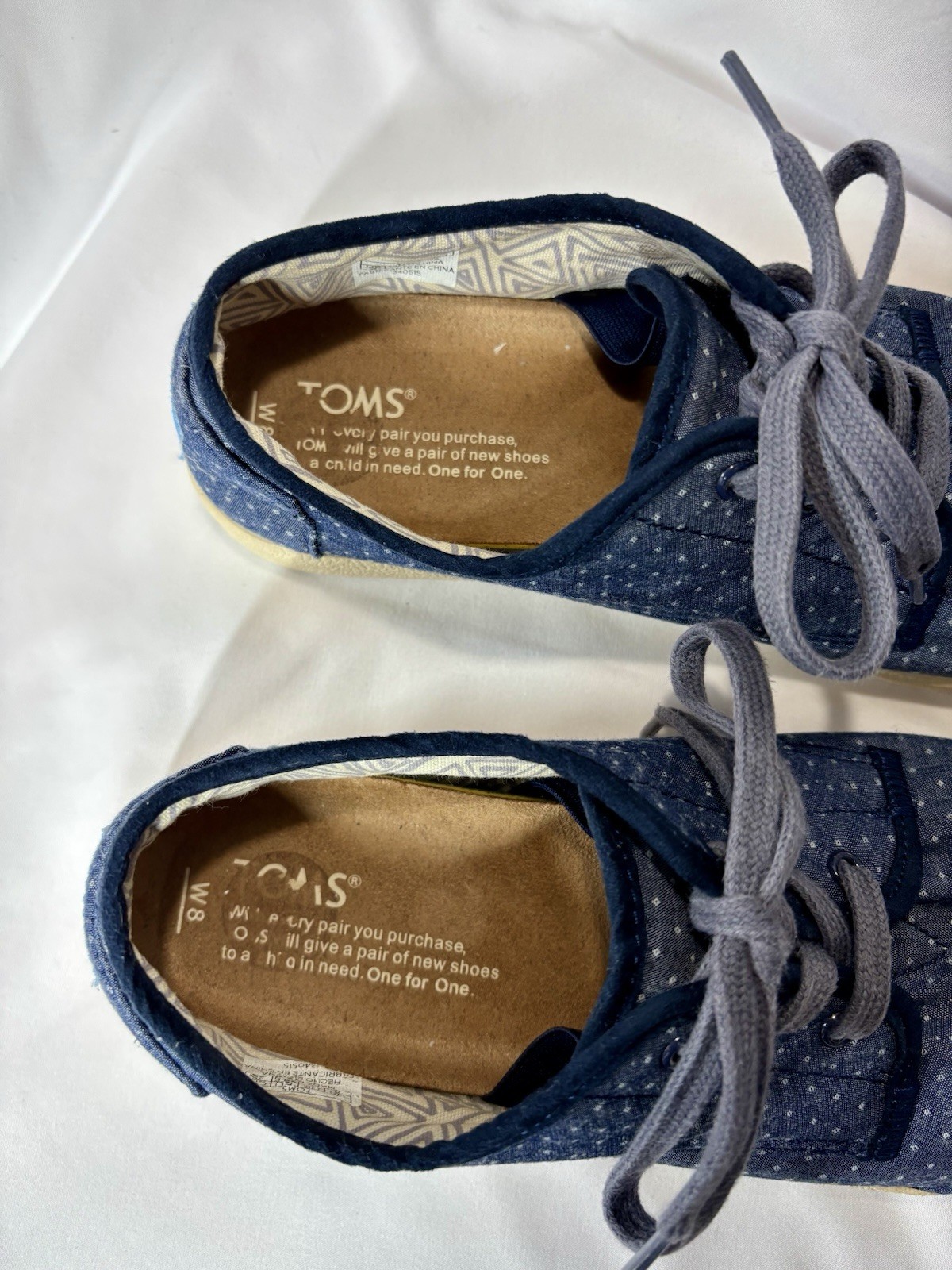 TOMS Women’s Casual Cloth Sneaker Blue w/White Polka Dots Lace Up Size W8 Used