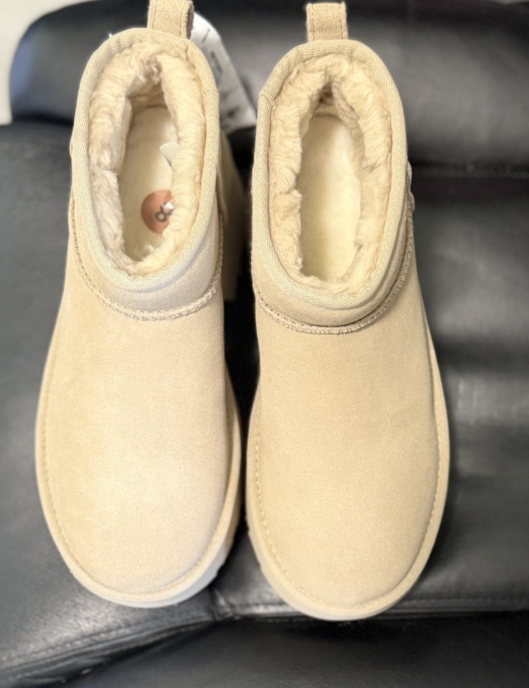 UGG CLASSIC ULTRA MINI NEW HEIGHTS Platform. Boots Mustard Seed WOMENS US 8