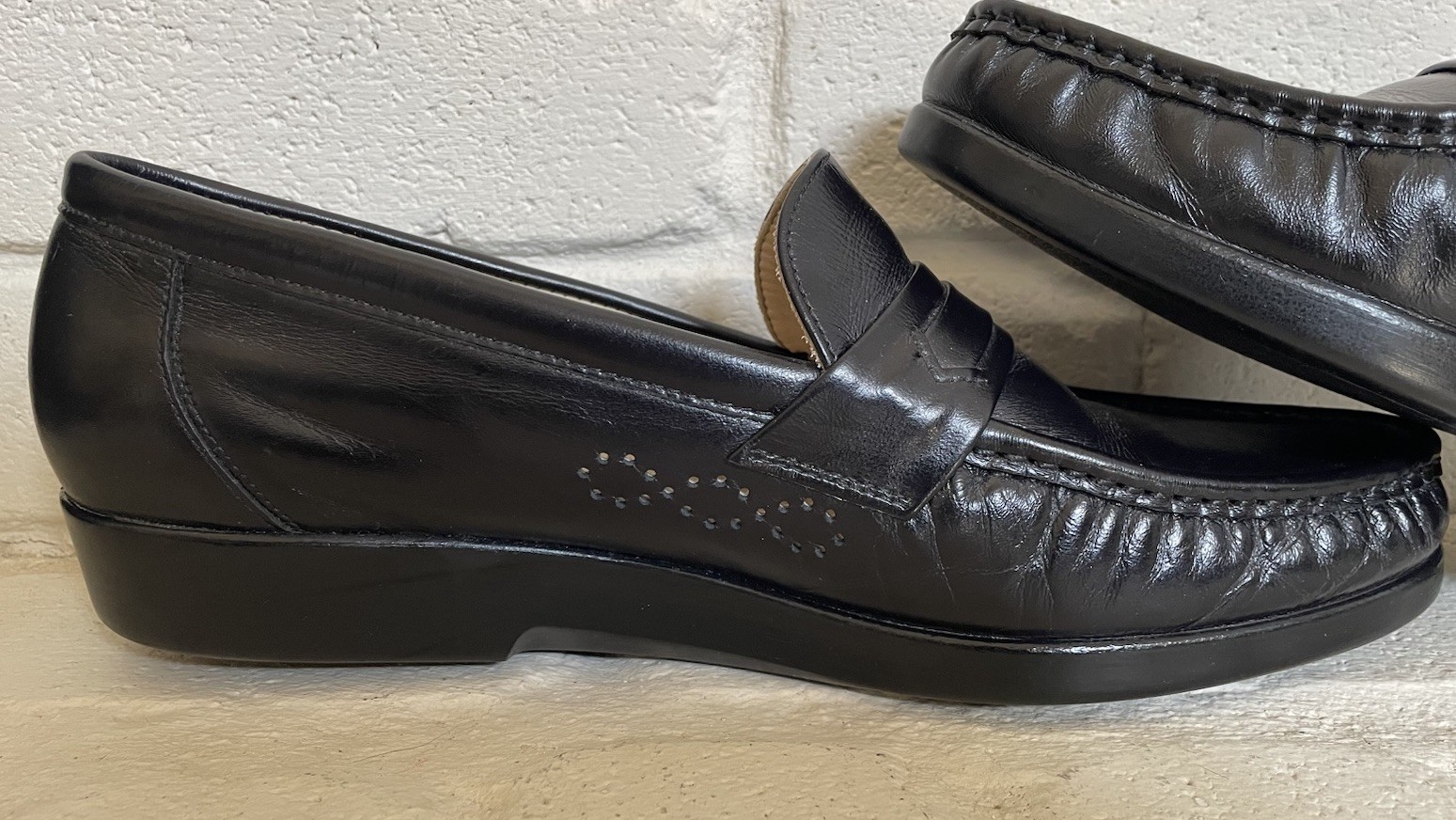 SAS Handsewn Black Leather Loafer Shoes Classic Comfort Slip On Mens Size 11