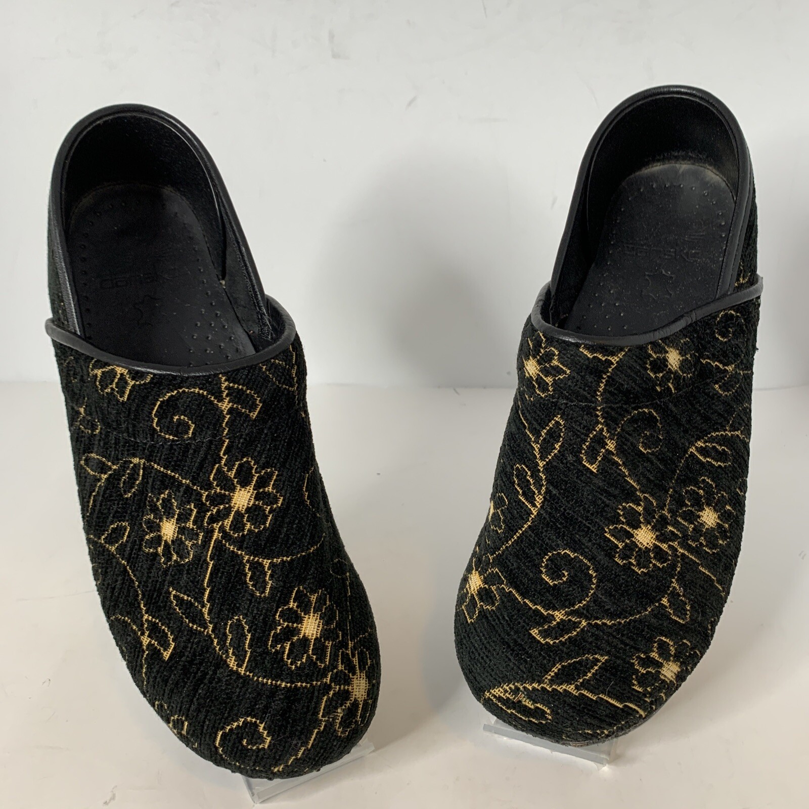 Dansko Women’s Cloth Soft Clogs Black and Gold Flowers Floral Nursing EU 39
