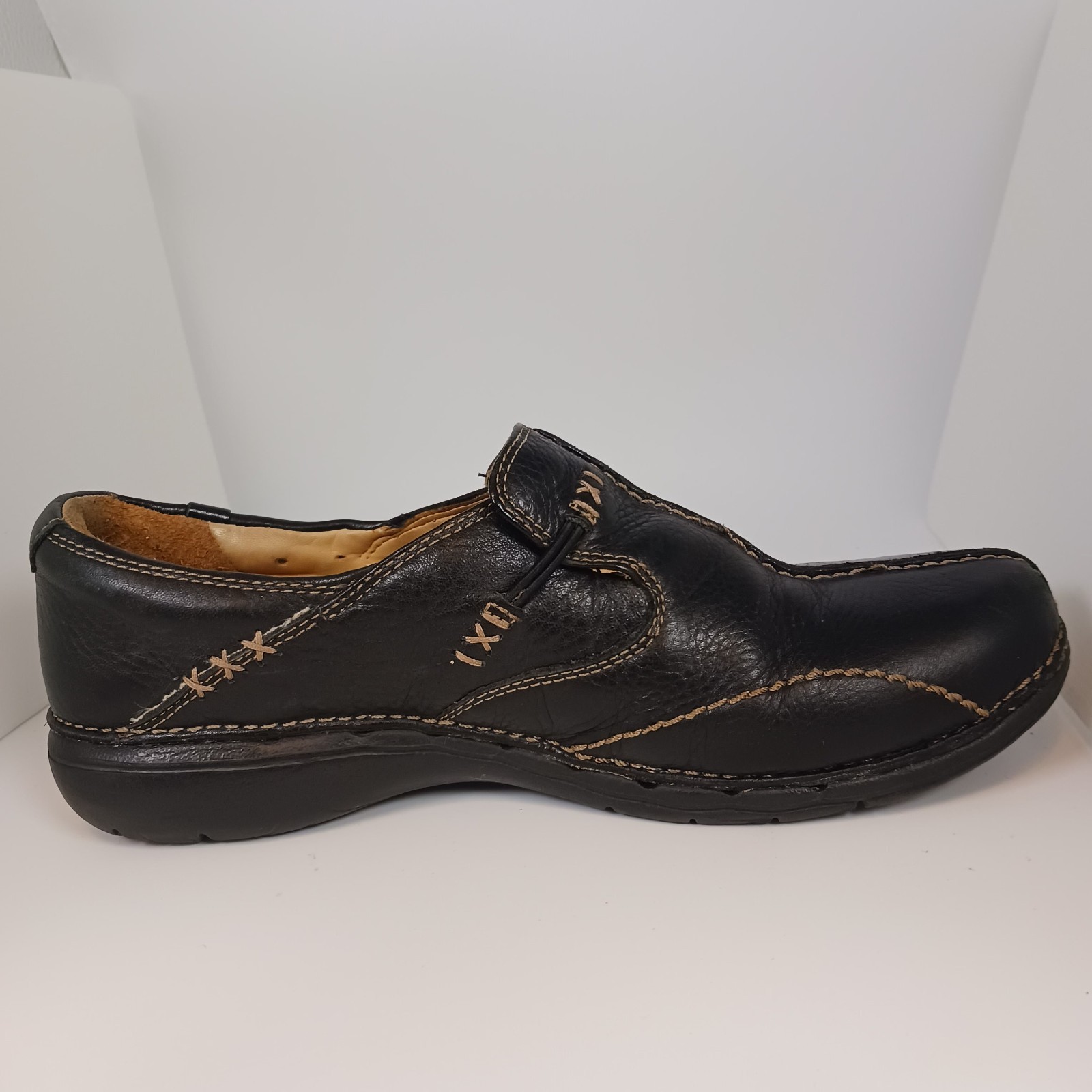 Clarks Unstructured Un Loop Women’s 7M Black Leather Slip‑On Comfort Shoes