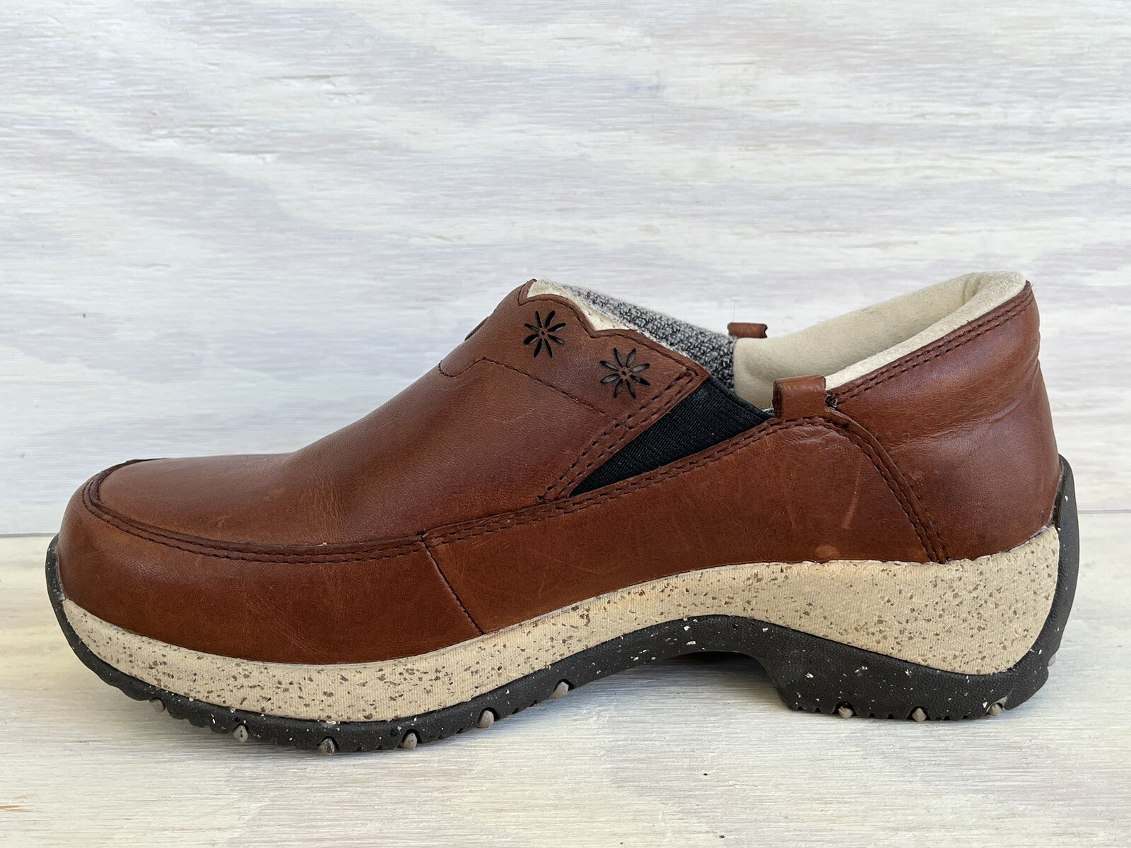 Ulu Brown Leather Slip Resistant Comfort Mules/Loafers Shearling Footbed Size 7