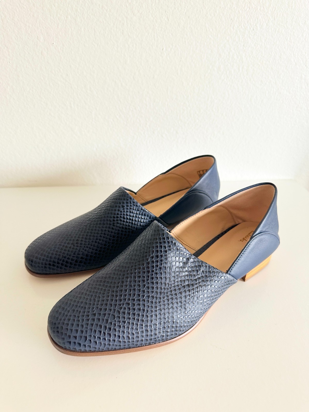 NEW Clarks Pure Tone Cushion Plus Slip On Leather Navy Snake Skin Women 8.5M