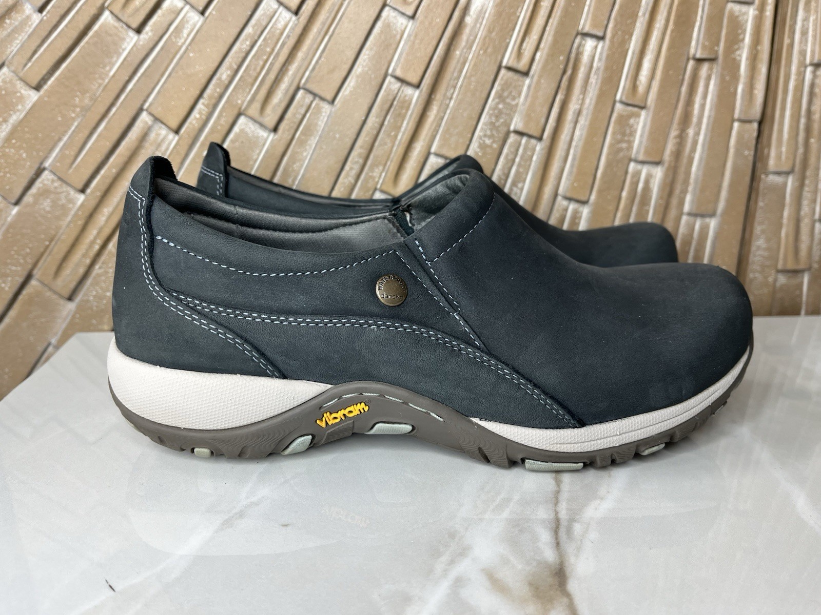 Dansko Patti Navy Nubuck Leather Sz 39 Slip On Shoes Vibram Sneakers Wm Us 8.5 9