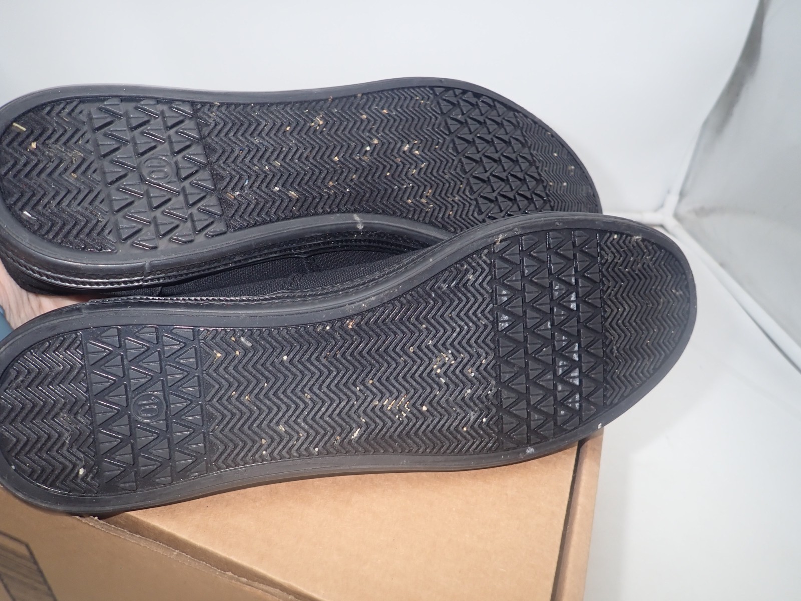 Lunea Canvas Apparel Sneakers – Universal Thread Size 10