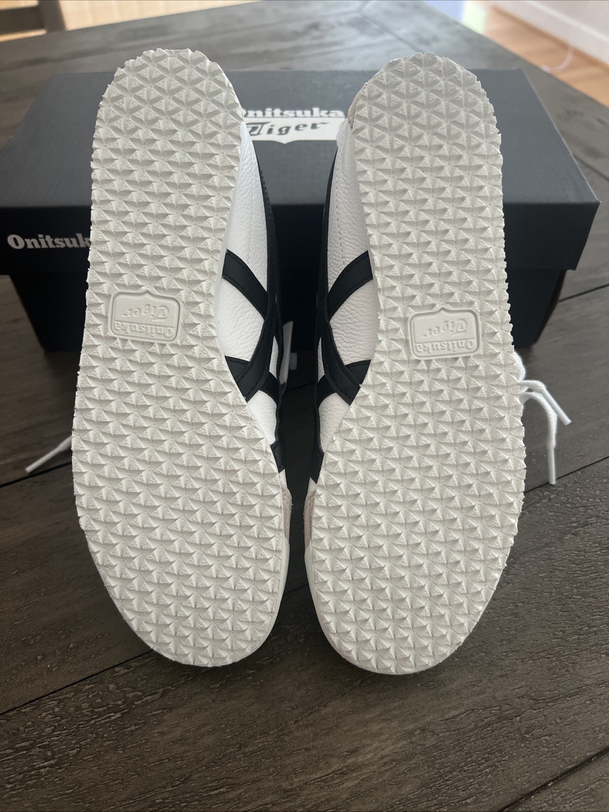 Onitsuka Tiger Mexico 66 White/Black Women’s US 6