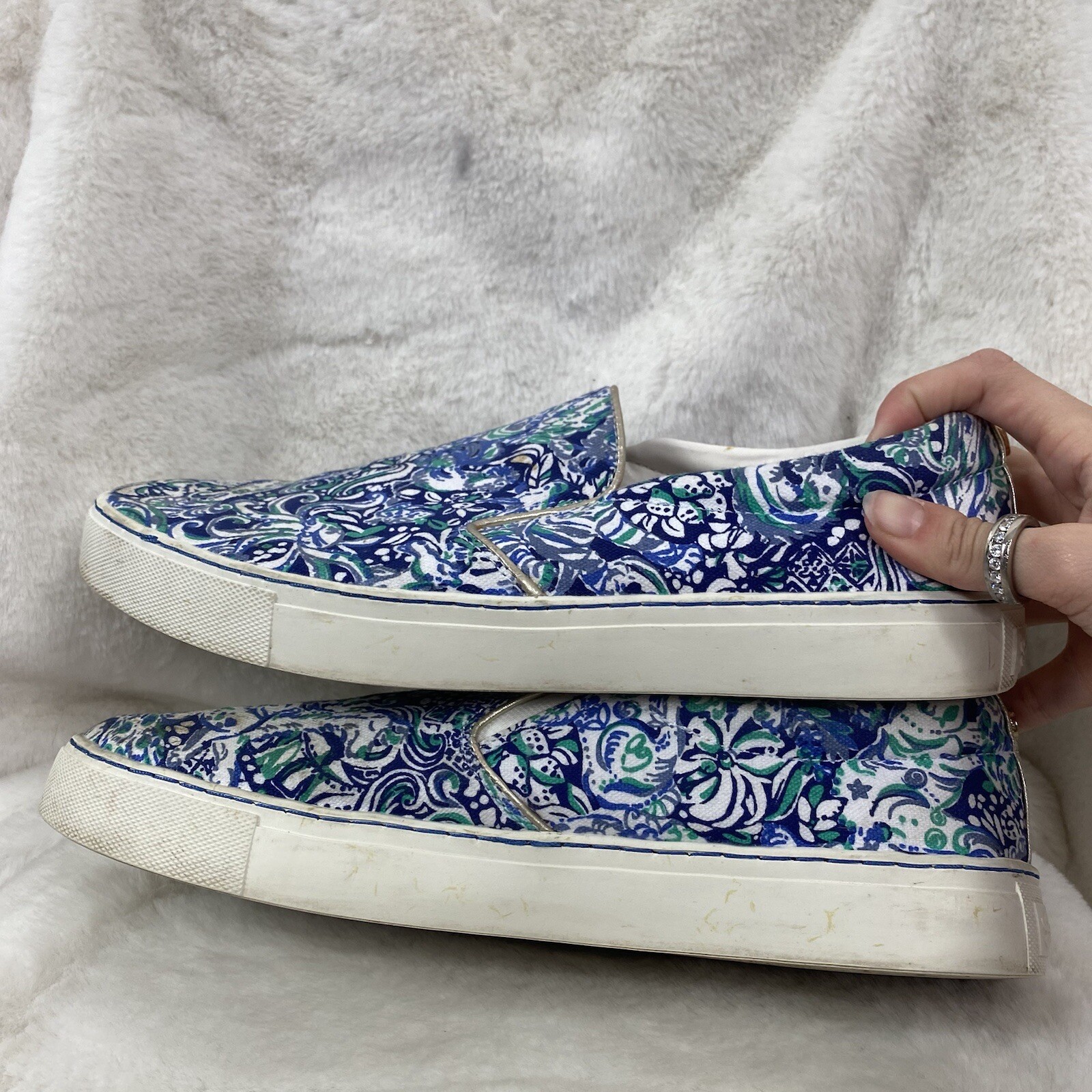 Lilly Pulitzer Julie sneaker Royal Purple 60 animals blue white slip ons size 10