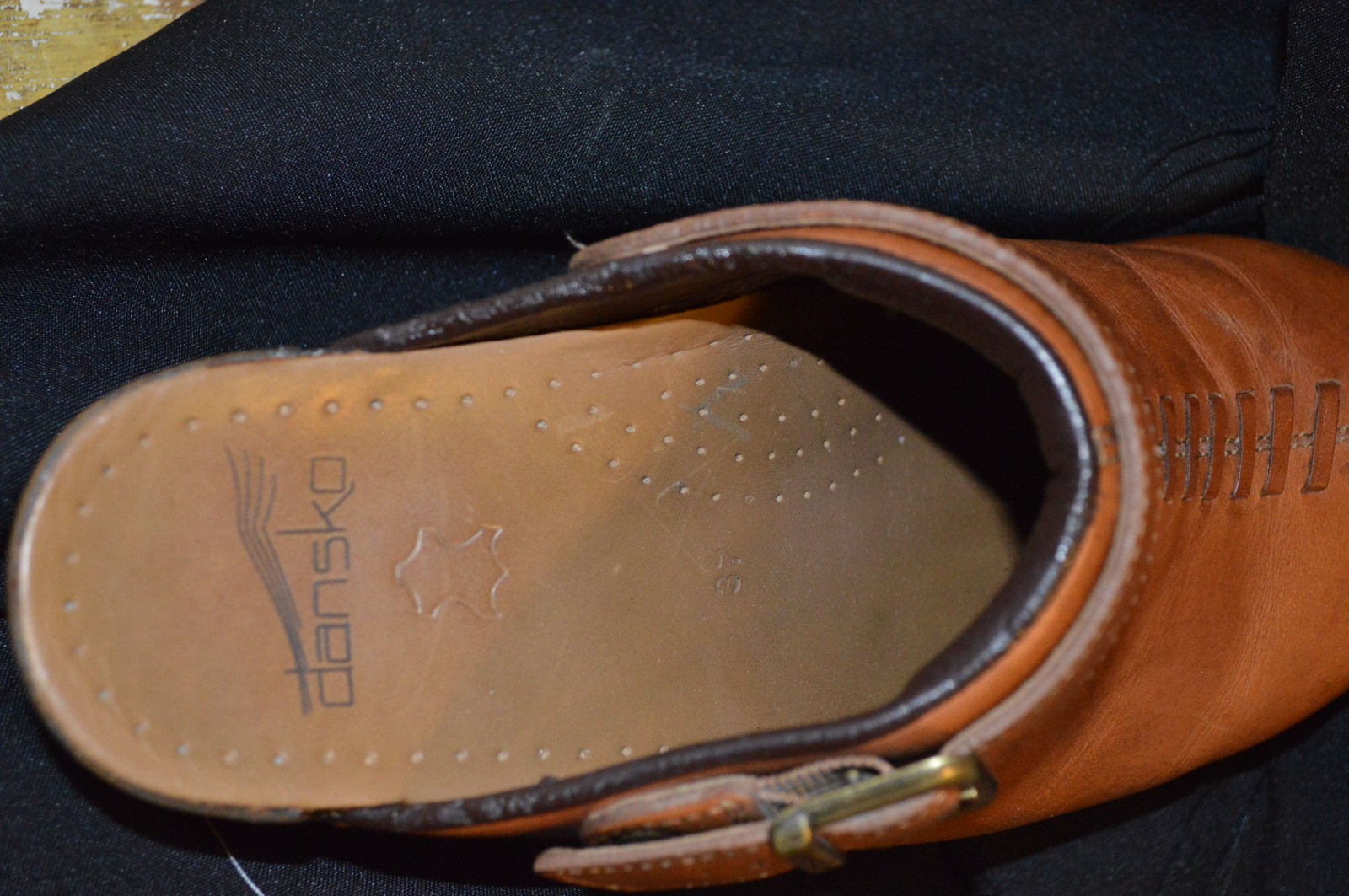 WOMEN’S DANSKO CHESTNUT BROWN LEATHER STITCH CLOGS SIZE 37/6.5-7