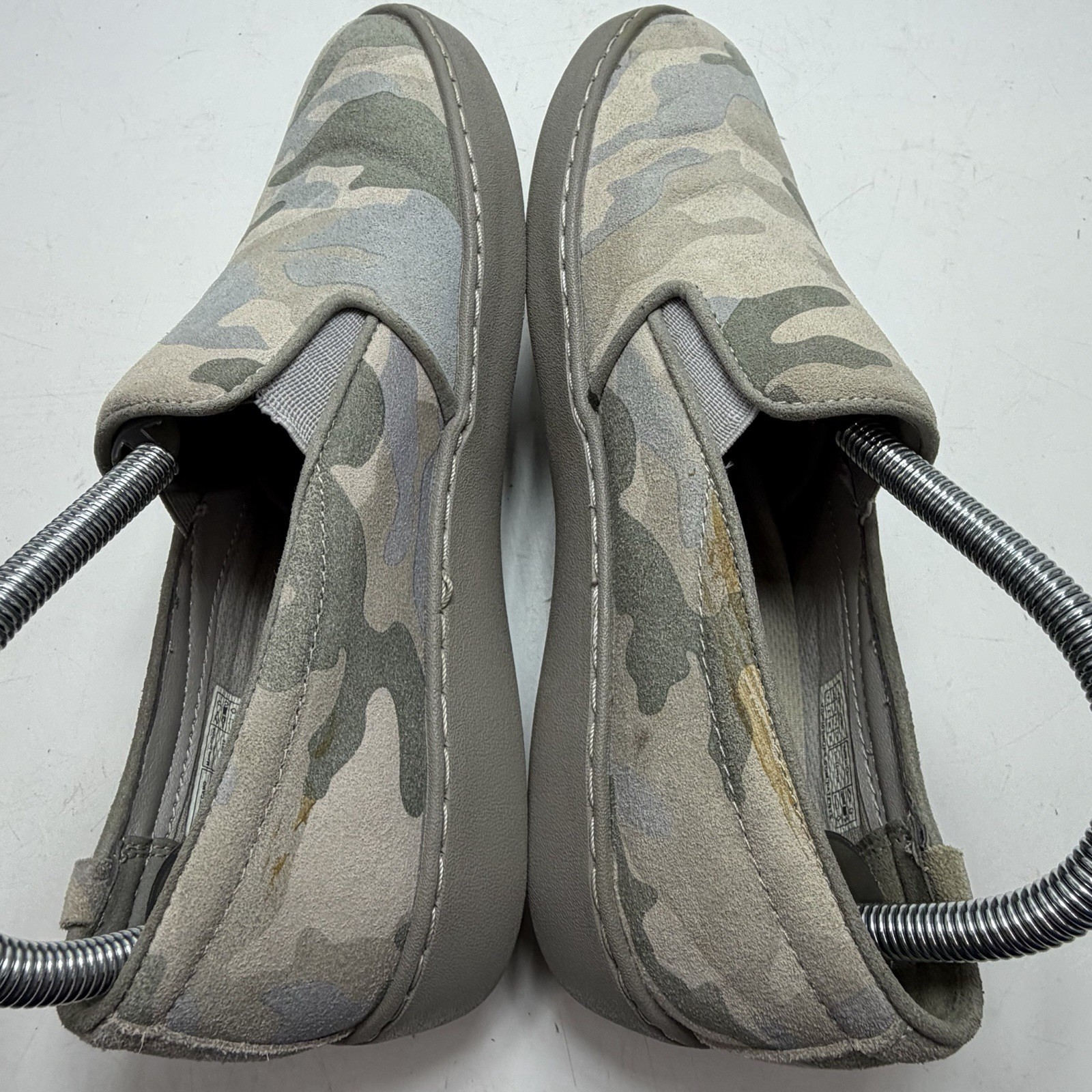 Vionic Avery Camo WOMEN US 8 Grey Suede Slip On Sneaker Vio-Grip Slip Resistant