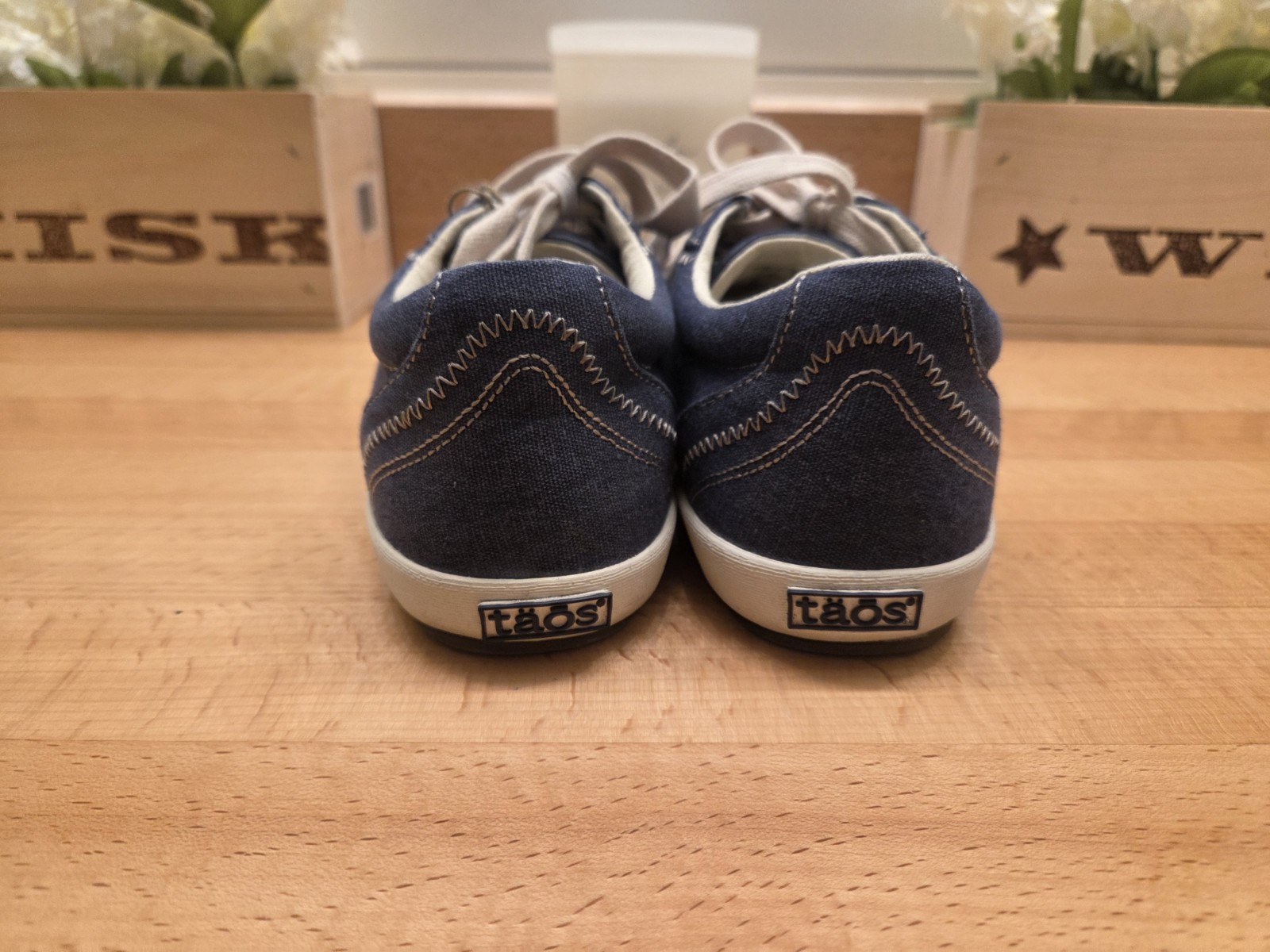 Taos Footwear Women’s Star Sneakers Washed Blue Canvas Size 7