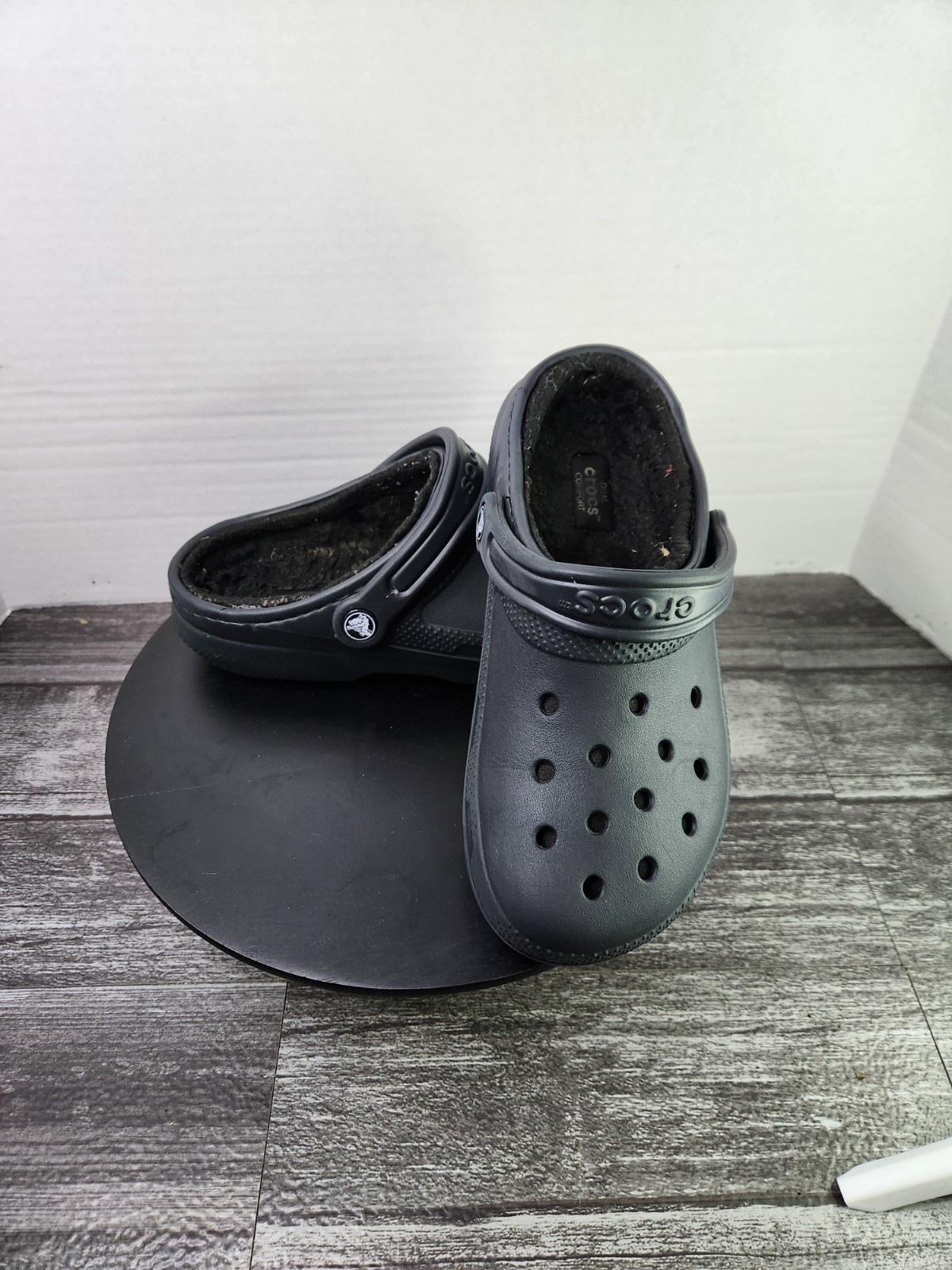 Crocs Cloth Interior Womens Clogs Size 7