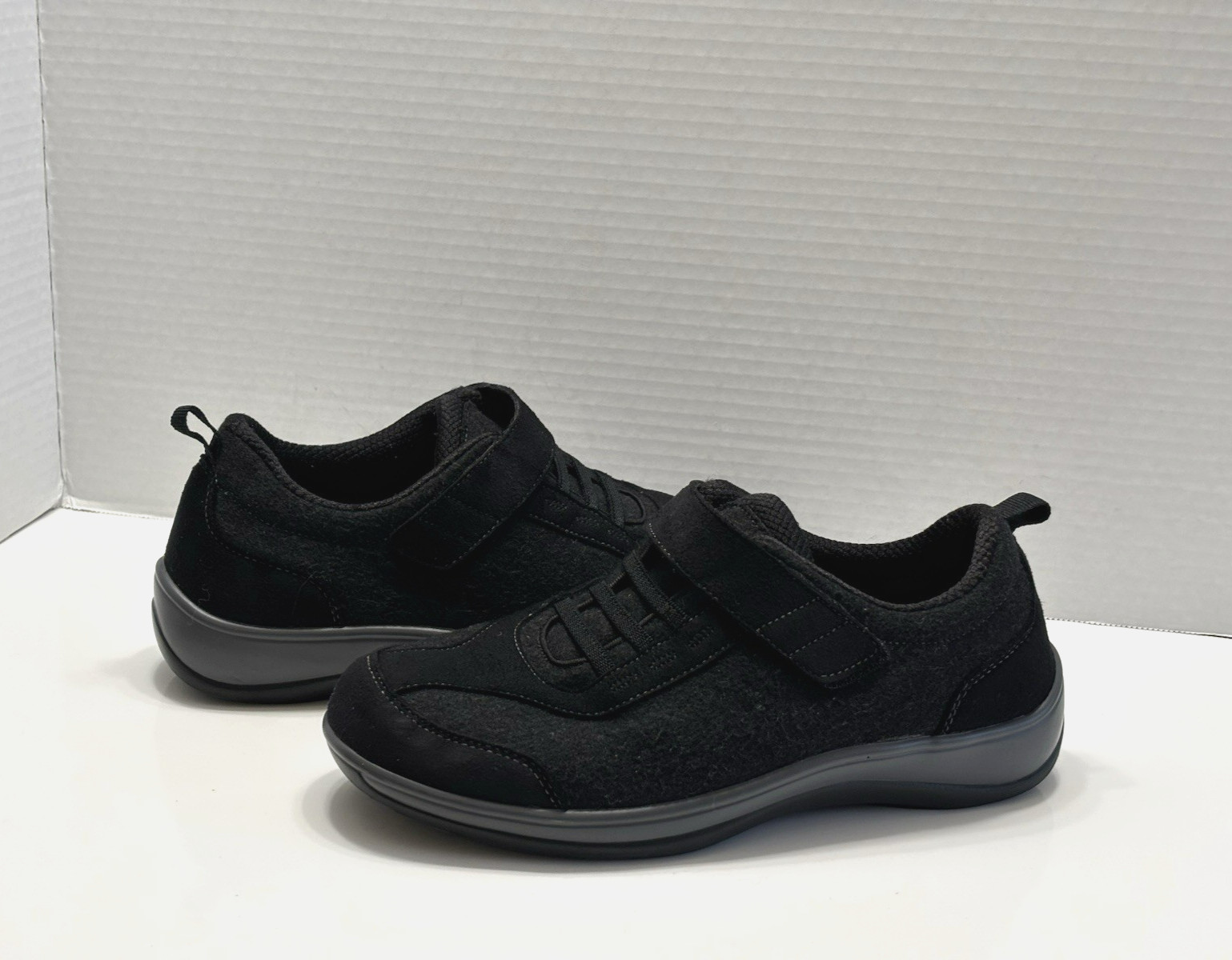 Orthofeet Volcano Women Size 7 M Black Orthopedic Adjustable Strap Comfort Shoes