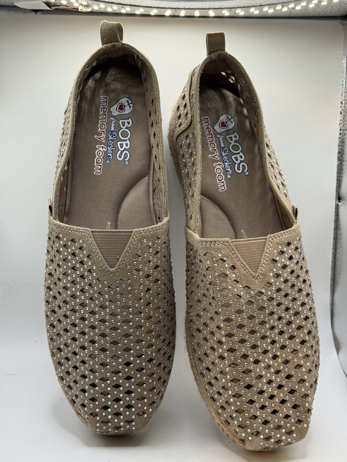 Women’s BOBS By Skecher HIGHLIGHTS GLAMSQUAD Wedge Taupe Sz 9 New
