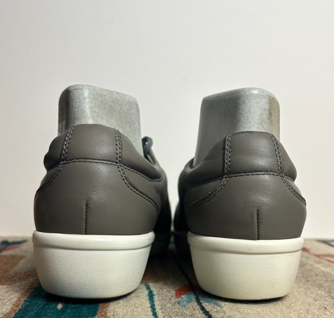 Women’s TRAQ “CILQ” By Alegria Slate Grey Leather Walking Shoe Sz. 41/10.5