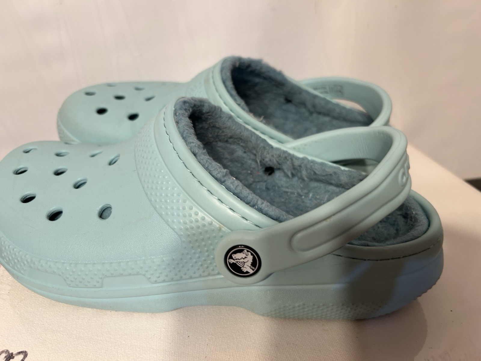 Crocs Shoes Women 8 Light Blue Fleece Lined Clogs Slip On