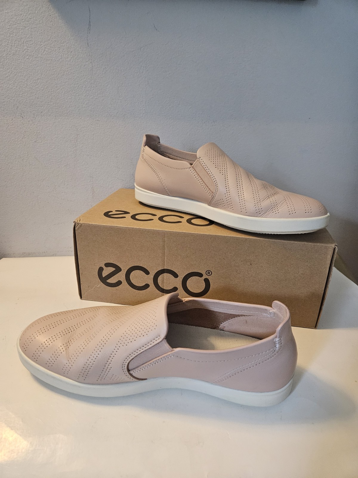 ECCO Travel W Women’s Slip-On Leather Comfort Shoes Rose Dust EU 39 US 8-8.5
