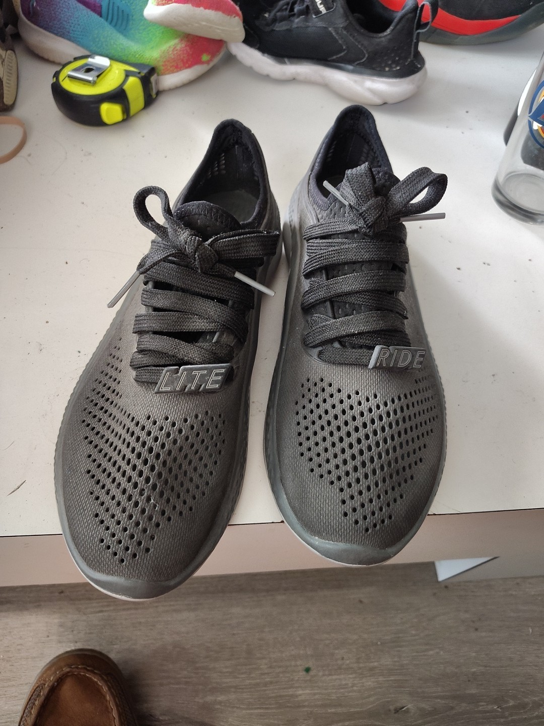 Crocs LiteRide 360 Pacer Sneakers Shoes Women’s Size 8 Black Slate Gray 206705
