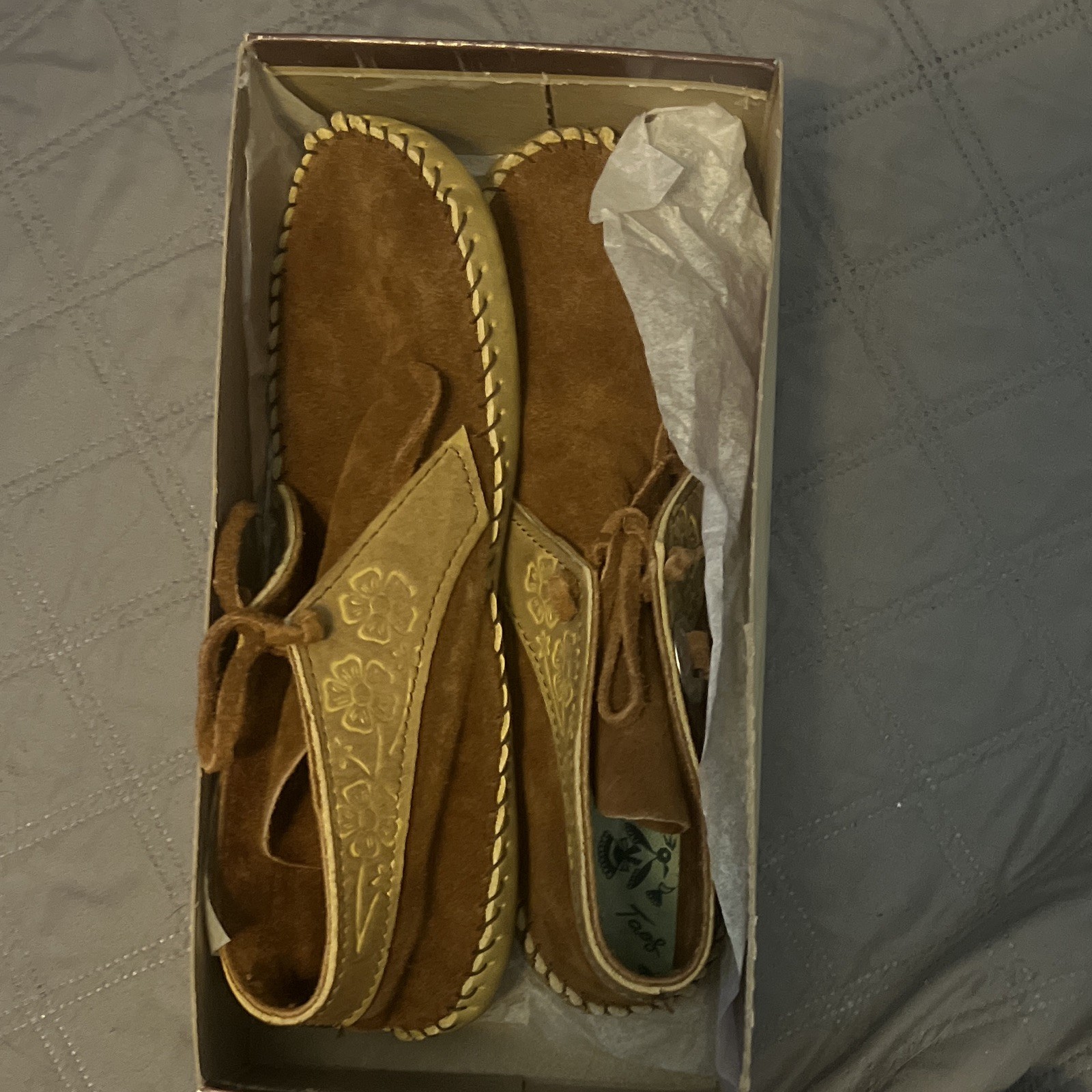 Taos Mocca-Sins Women’s 7 Brown Suede Moccasin Flats Embroidered