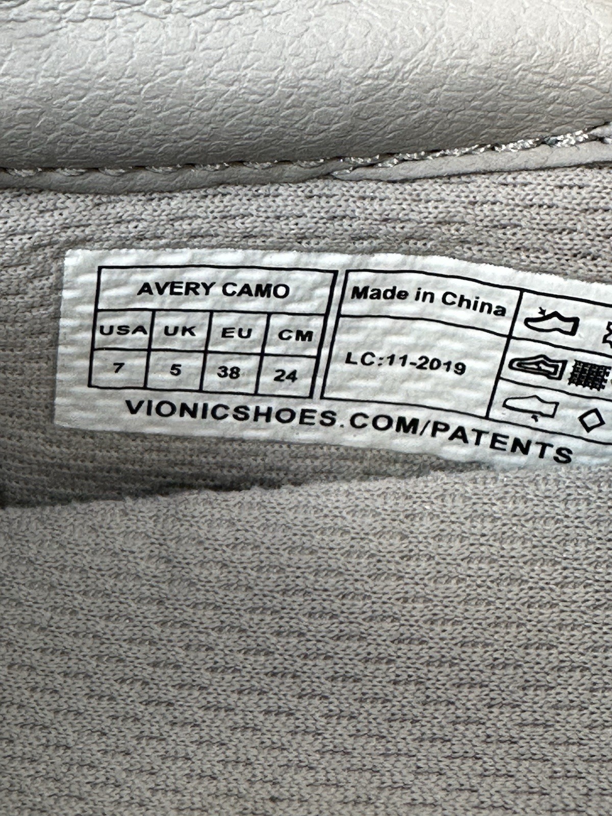 Vionic Avery Camo Grey Suede Slip On Sneaker Womens Sz 7 Vio-Grip Slip Resistant