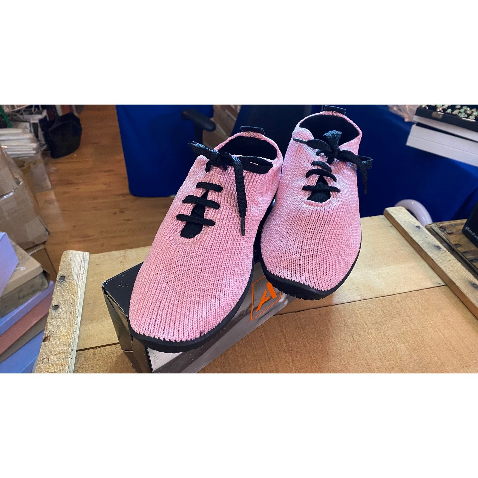 Arcopedico LS Knit Comfort Lace Up Walking Shoe Pink B41 Men’s 43 NEW