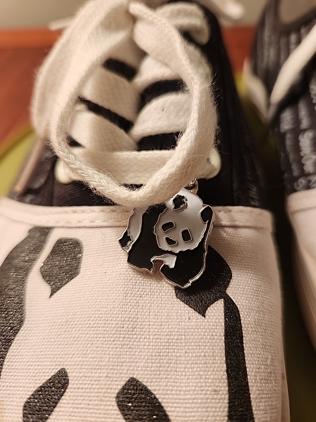 Save the Animals Panda Sneakers Womens size 7.5 Canvas Black Bradford Exchange