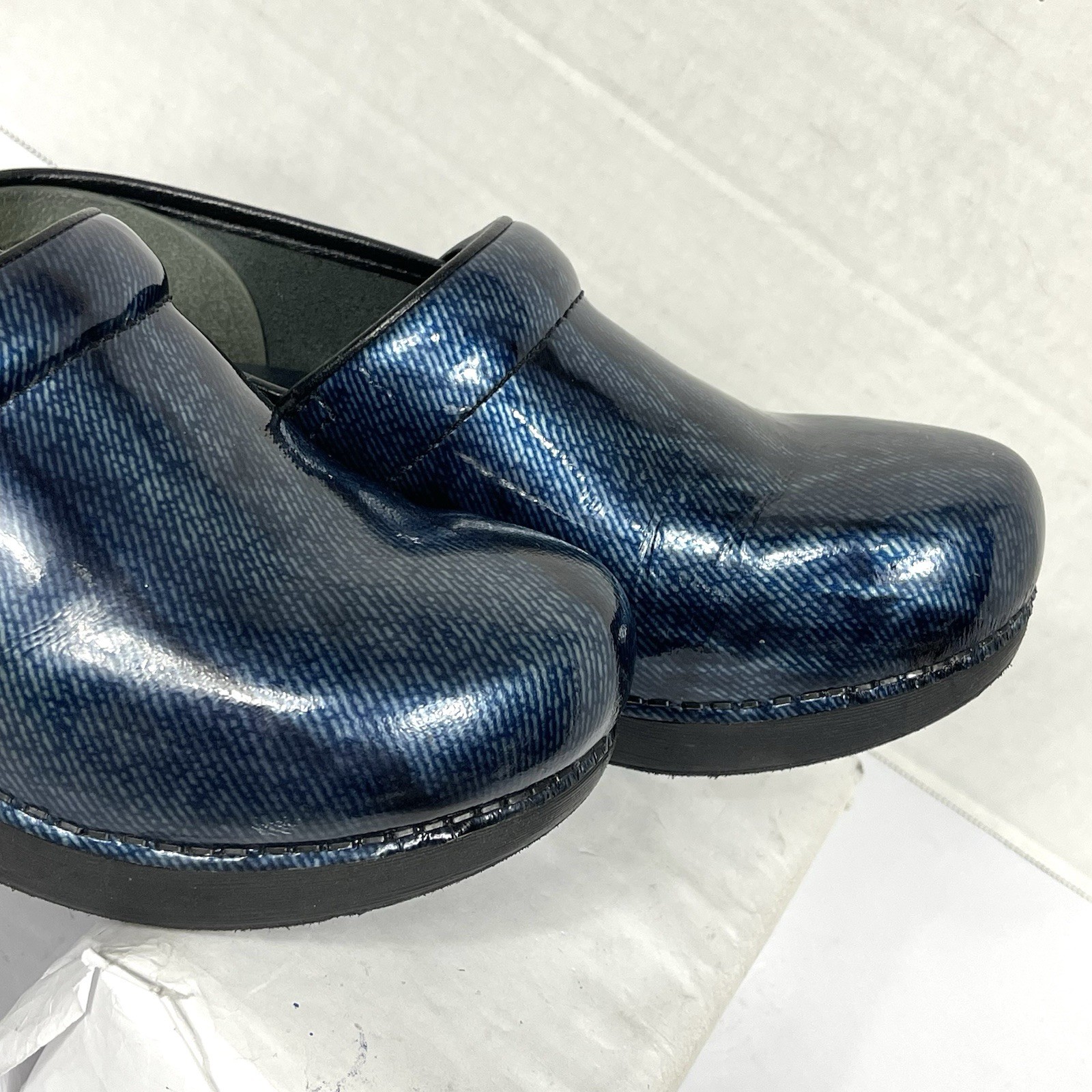 Dansko XP 2.0 Clog Womens 39 US 8.5 – 9 Blue Denim Patent Leather Nursing Shoes