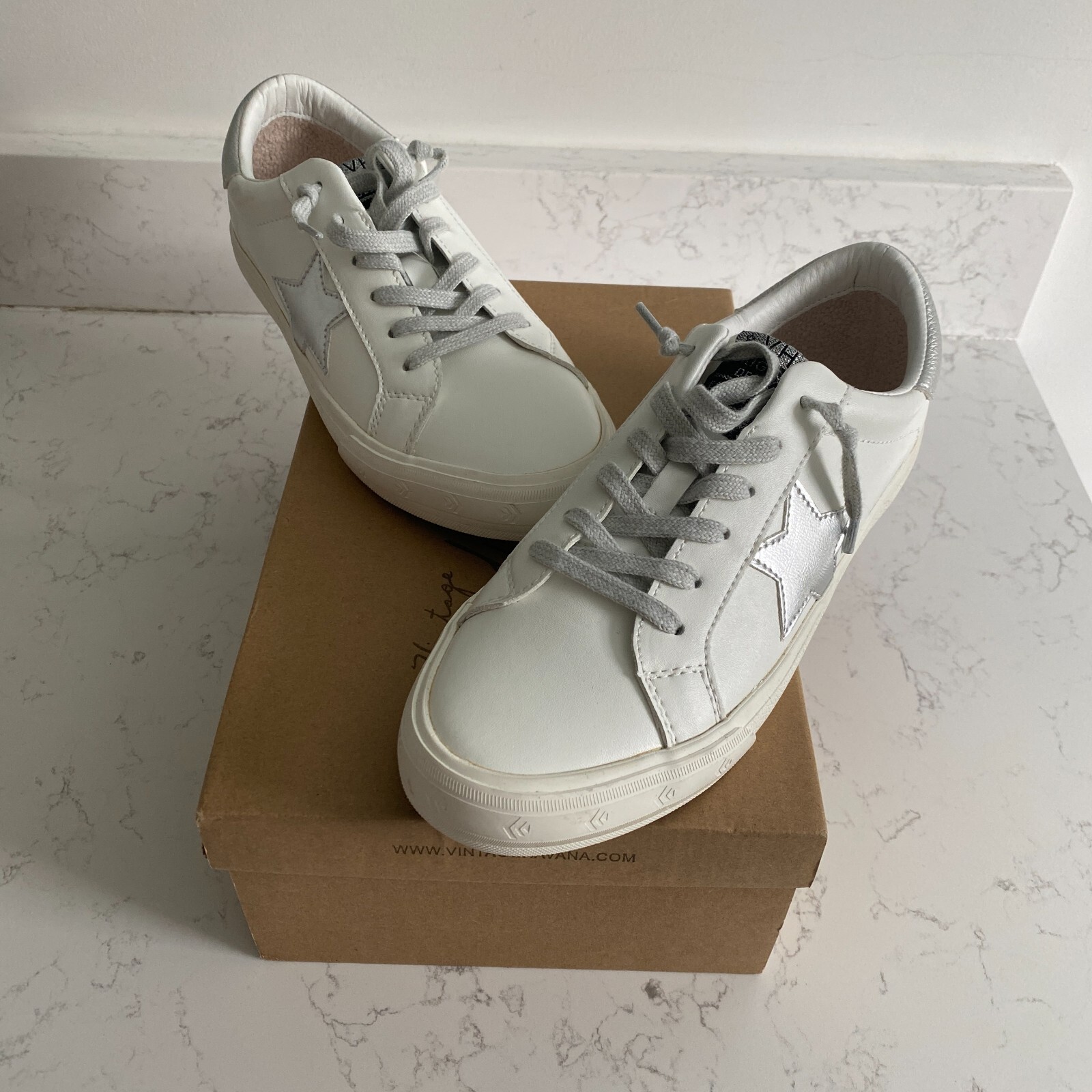 NWT Vintage Havana Women’s Mighty White Silver Multi Sneakers Size 8.5 Fall