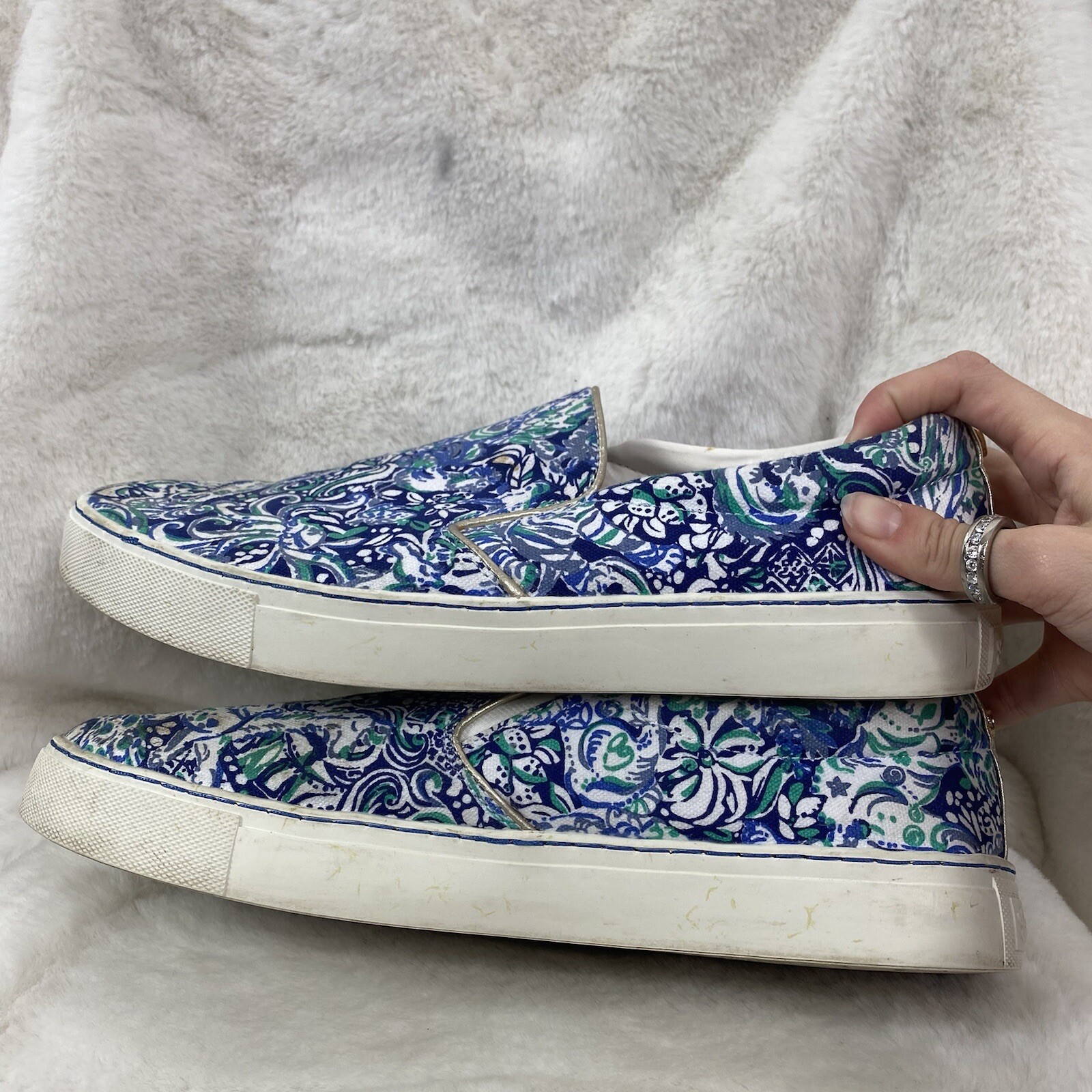 Lilly Pulitzer Julie sneaker Royal Purple 60 animals blue white slip ons size 10
