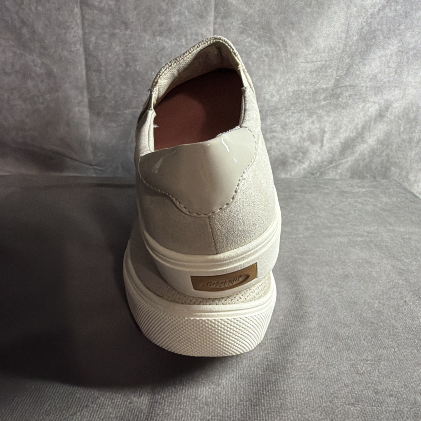 Dr. Scholls NOVA Women Shoe Sz 8.5 M Oyster Gray Microfiber Perf Slip On Sneaker